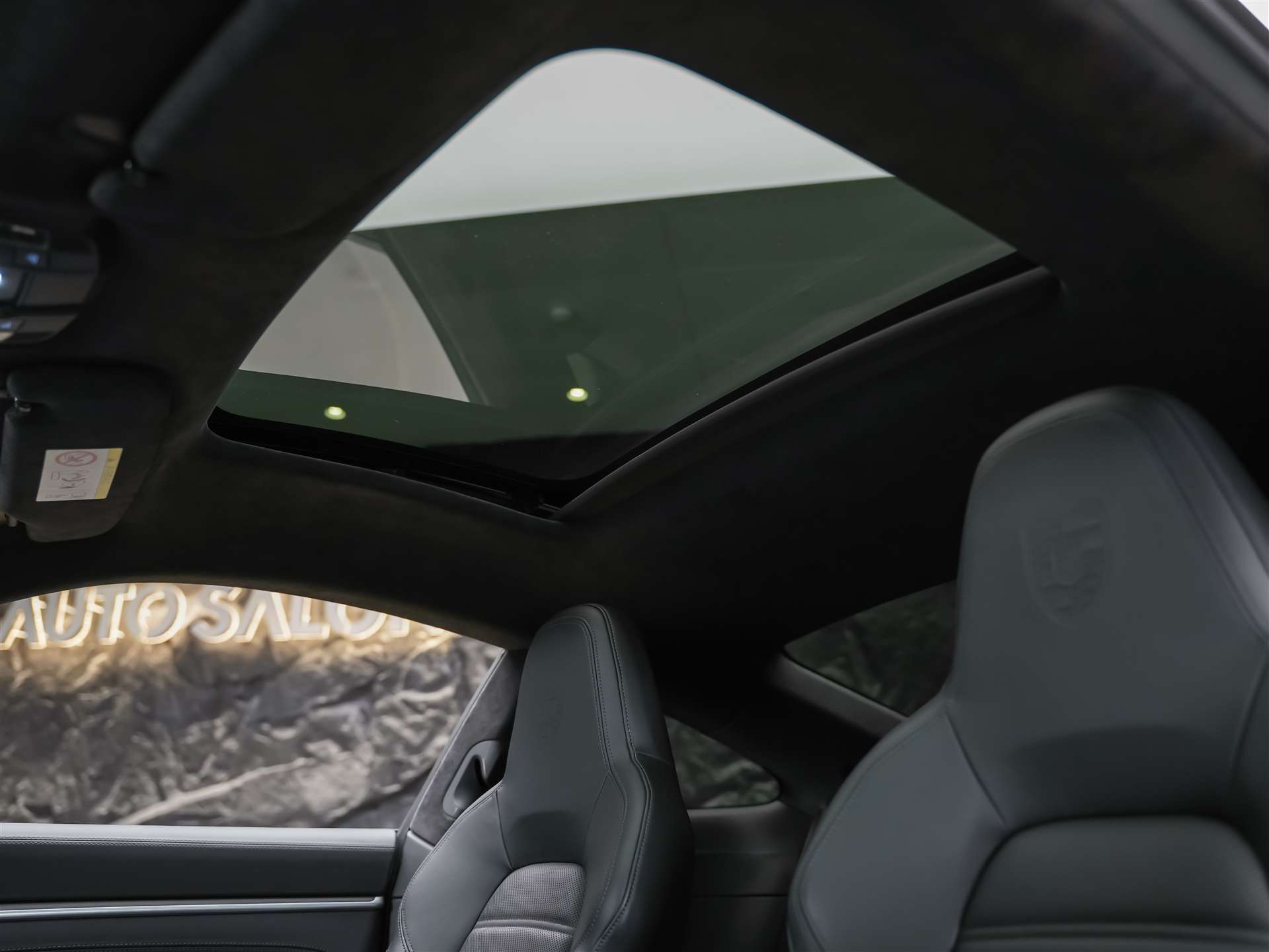 PORSCHE 911 Turbo S PDK *CH Auto*Panorama*Sitzlüftung*Burmester*-image-12