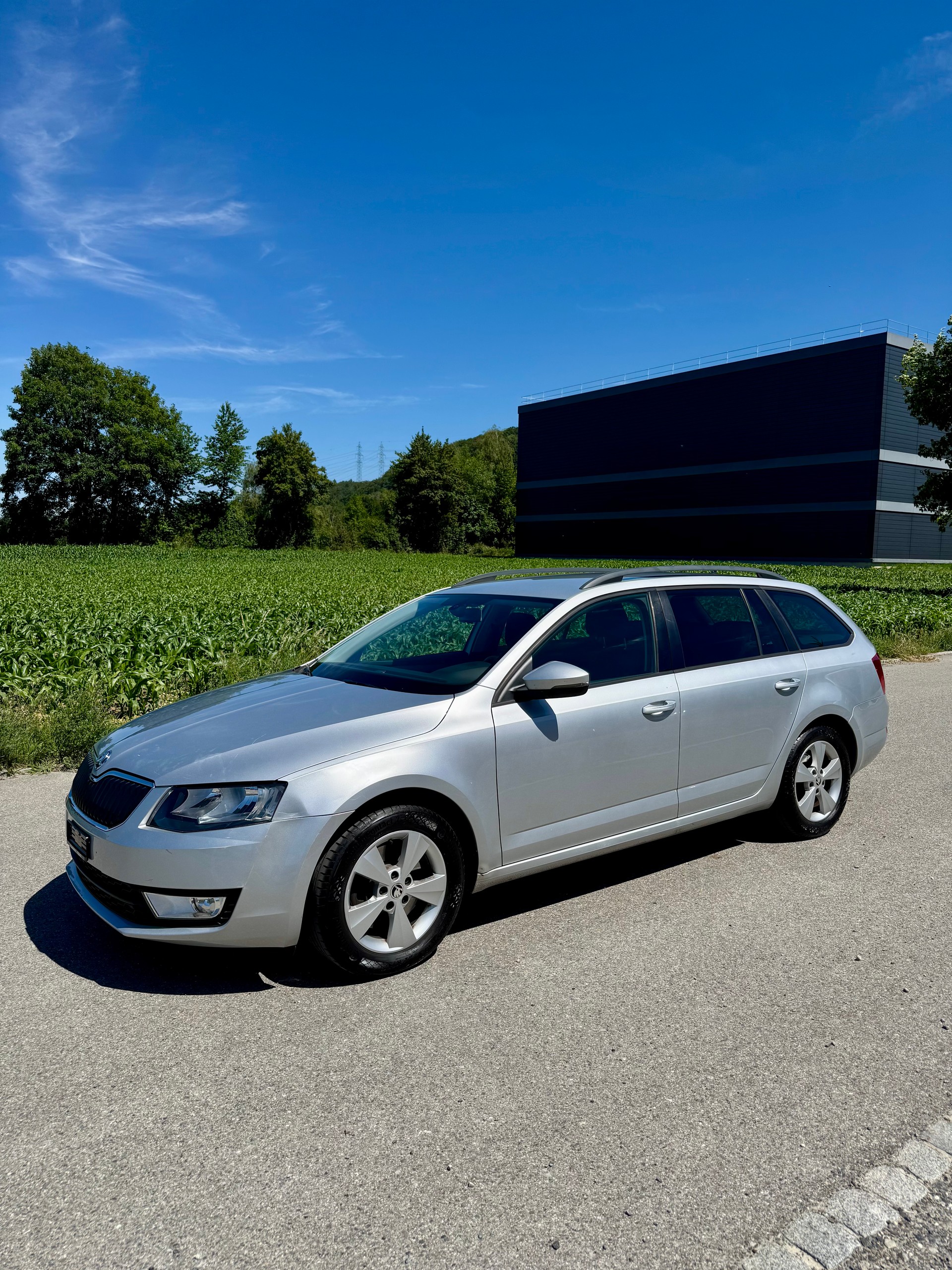 SKODA Octavia Combi 1.8 TSI Ambition DSG-image-1