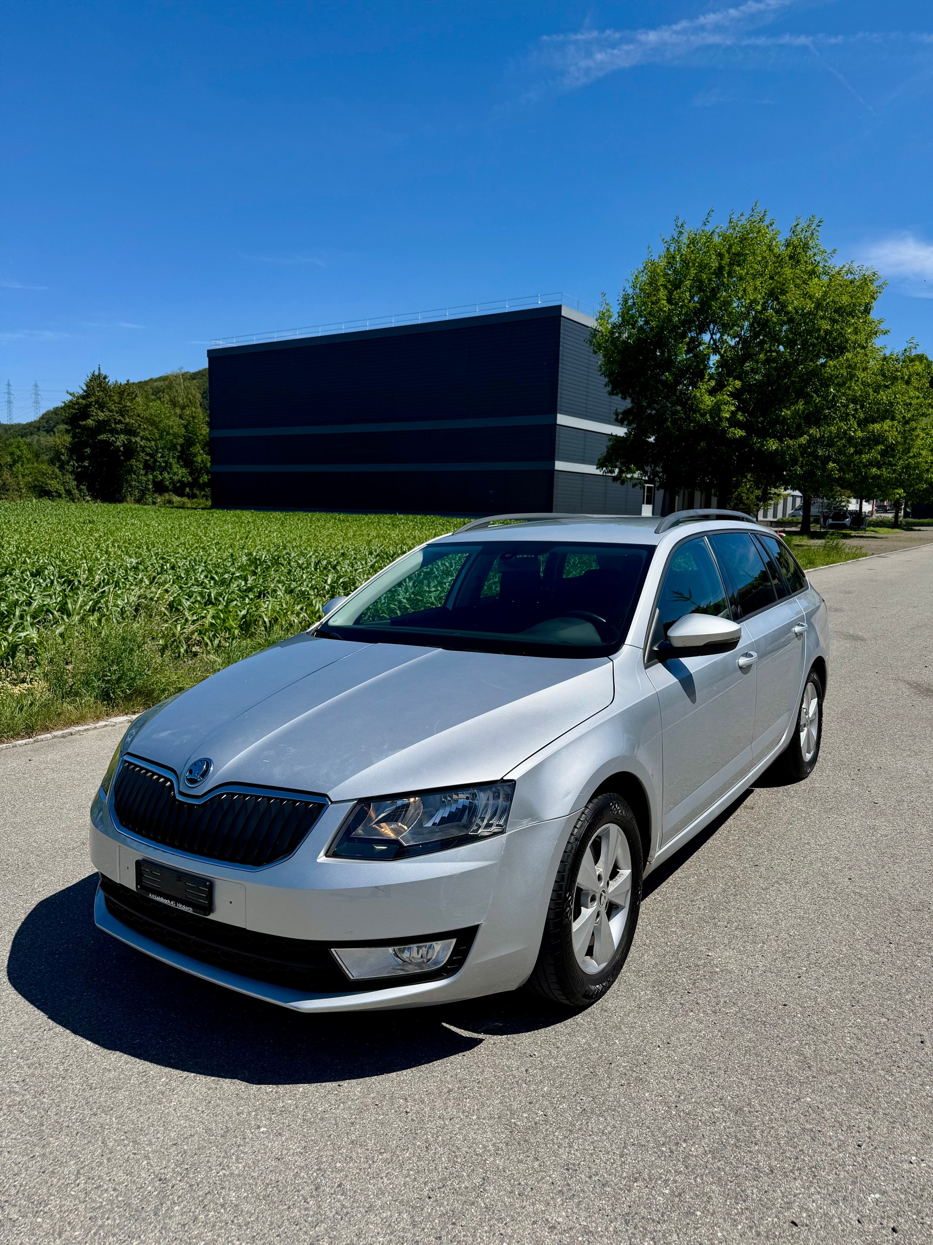 SKODA Octavia Combi 1.8 TSI Ambition DSG-image-0