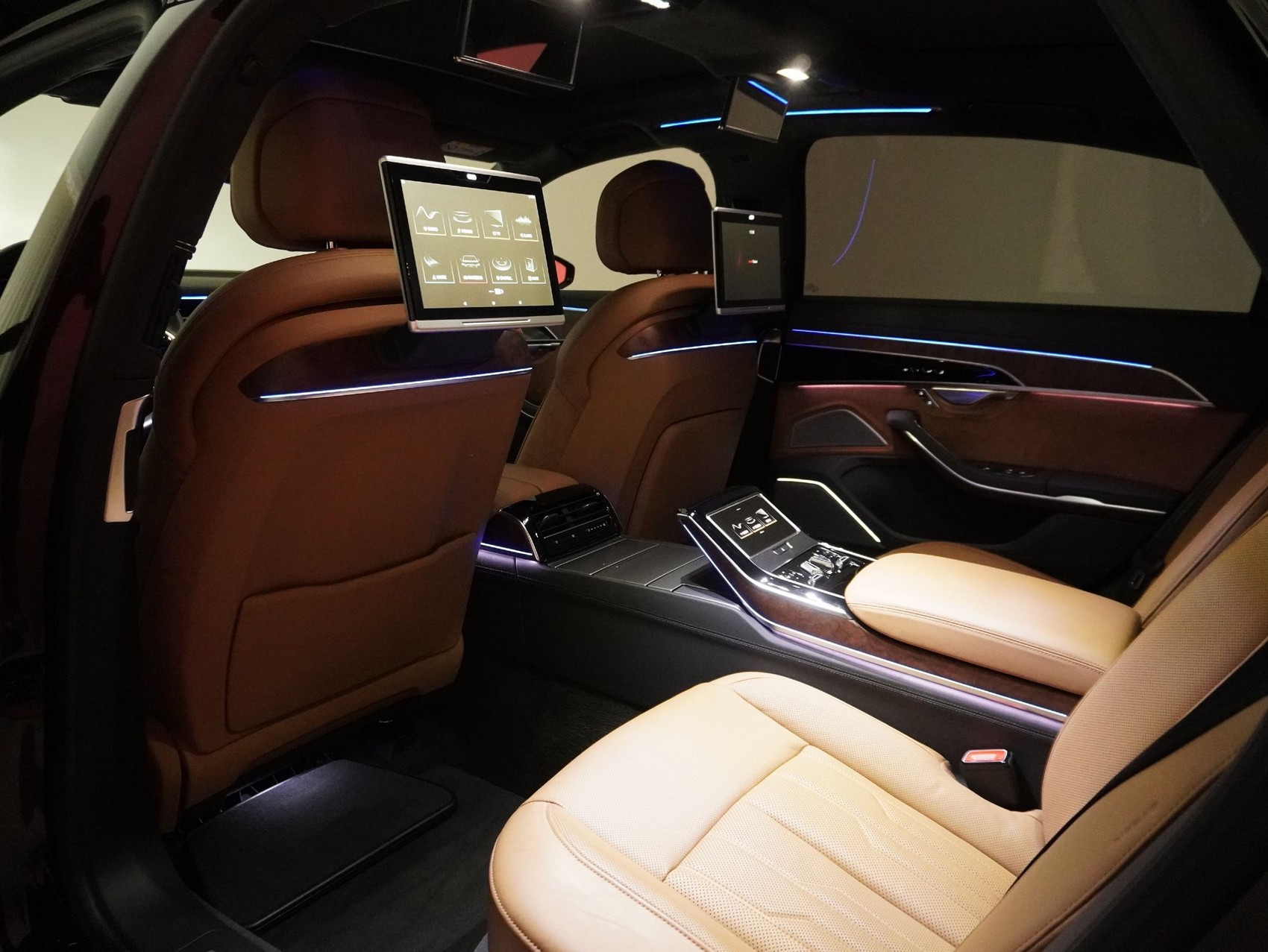 AUDI A8 60 TFSI e quattro tiptronic LWB-image-11