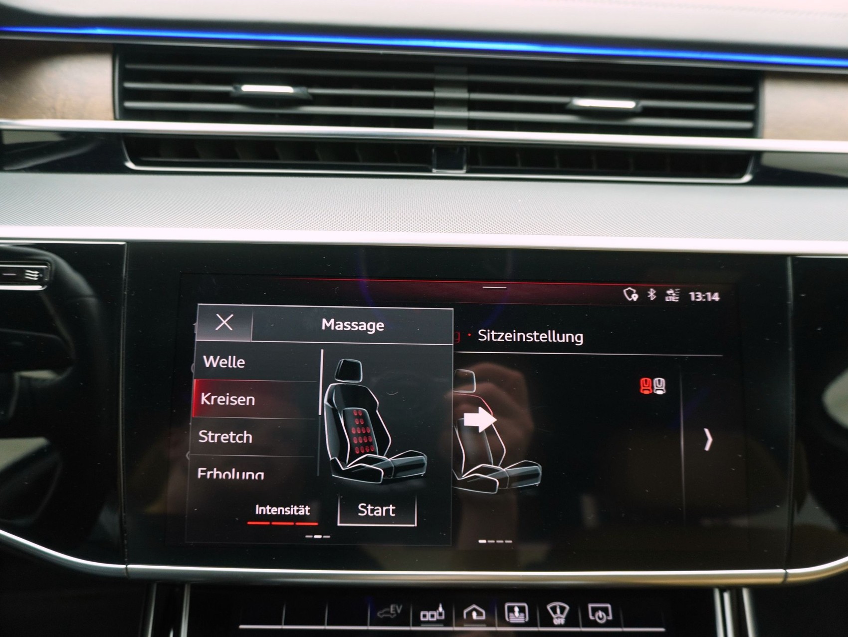 AUDI A8 60 TFSI e quattro tiptronic LWB-image-22