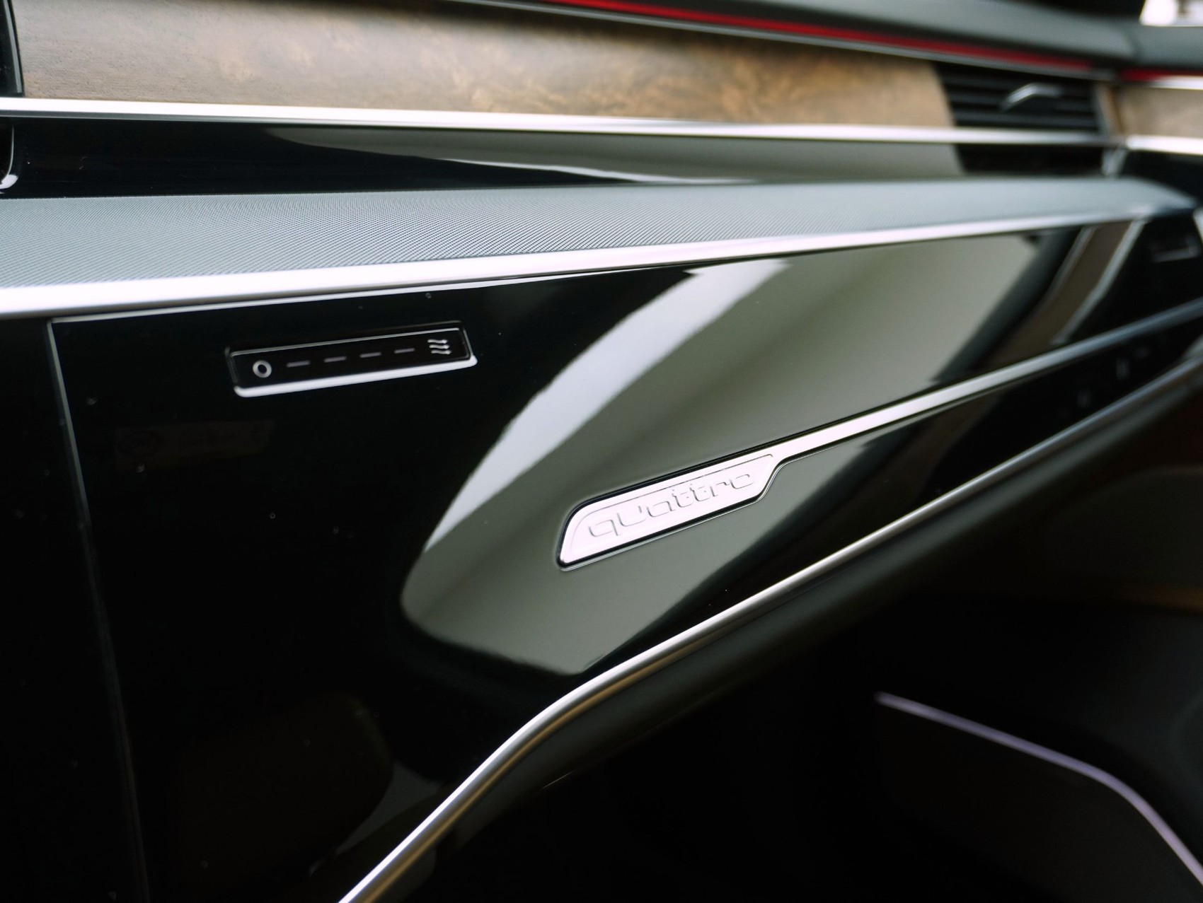 AUDI A8 60 TFSI e quattro tiptronic LWB-image-16