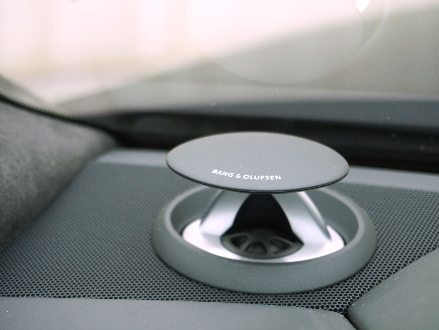AUDI A8 60 TFSI e quattro tiptronic LWB-image-15