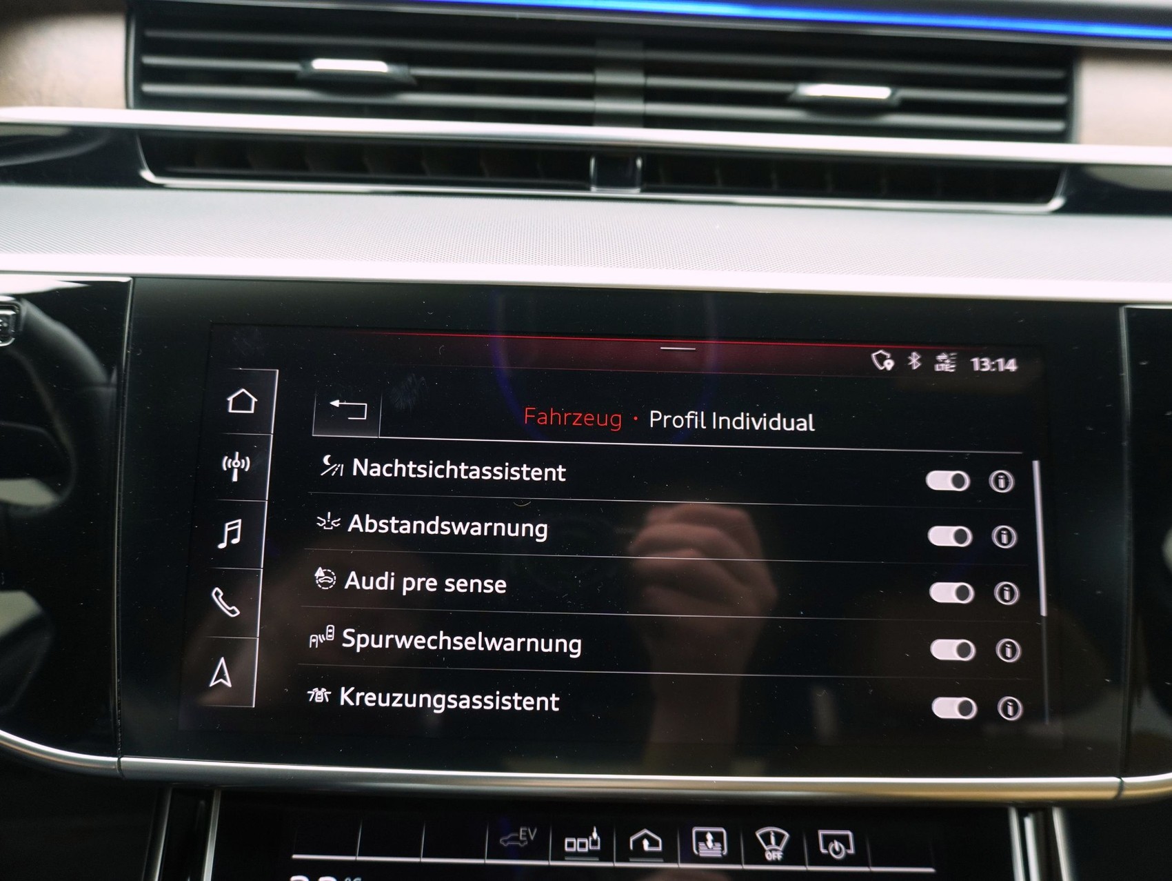 AUDI A8 60 TFSI e quattro tiptronic LWB-image-26