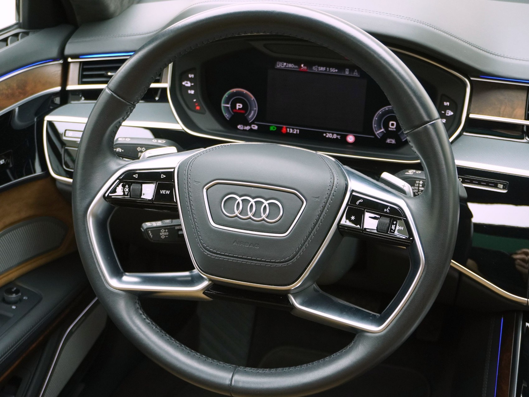 AUDI A8 60 TFSI e quattro tiptronic LWB-image-7