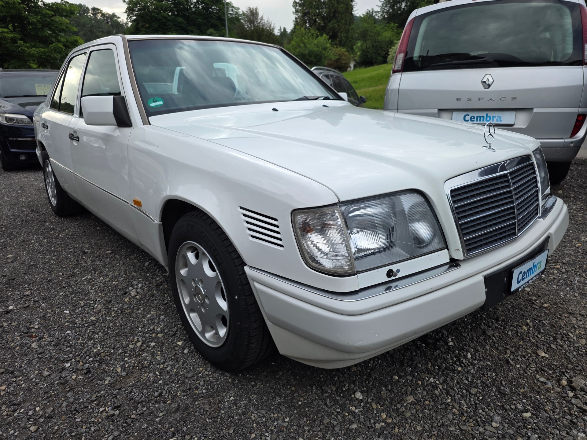 MERCEDES-BENZ E 250 D Turbo-image-0