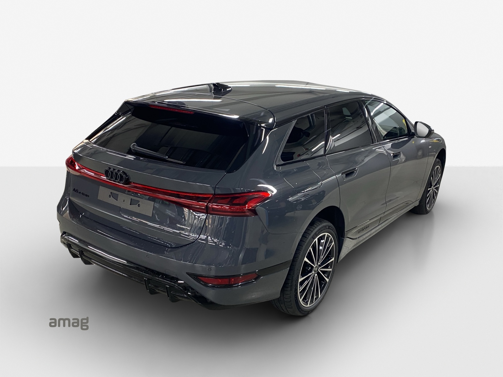 AUDI A6 Avant e-tron quattro-image-4