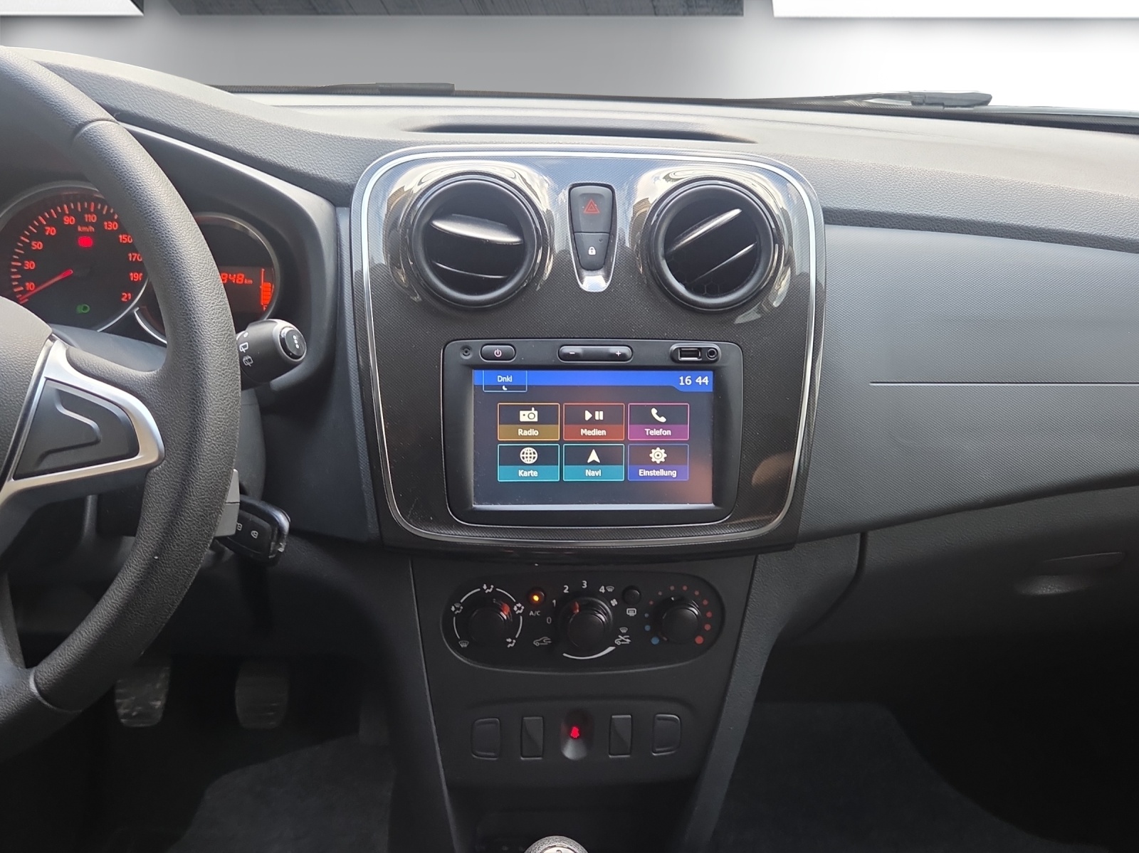 DACIA Sandero 1.0 Essential-image-13