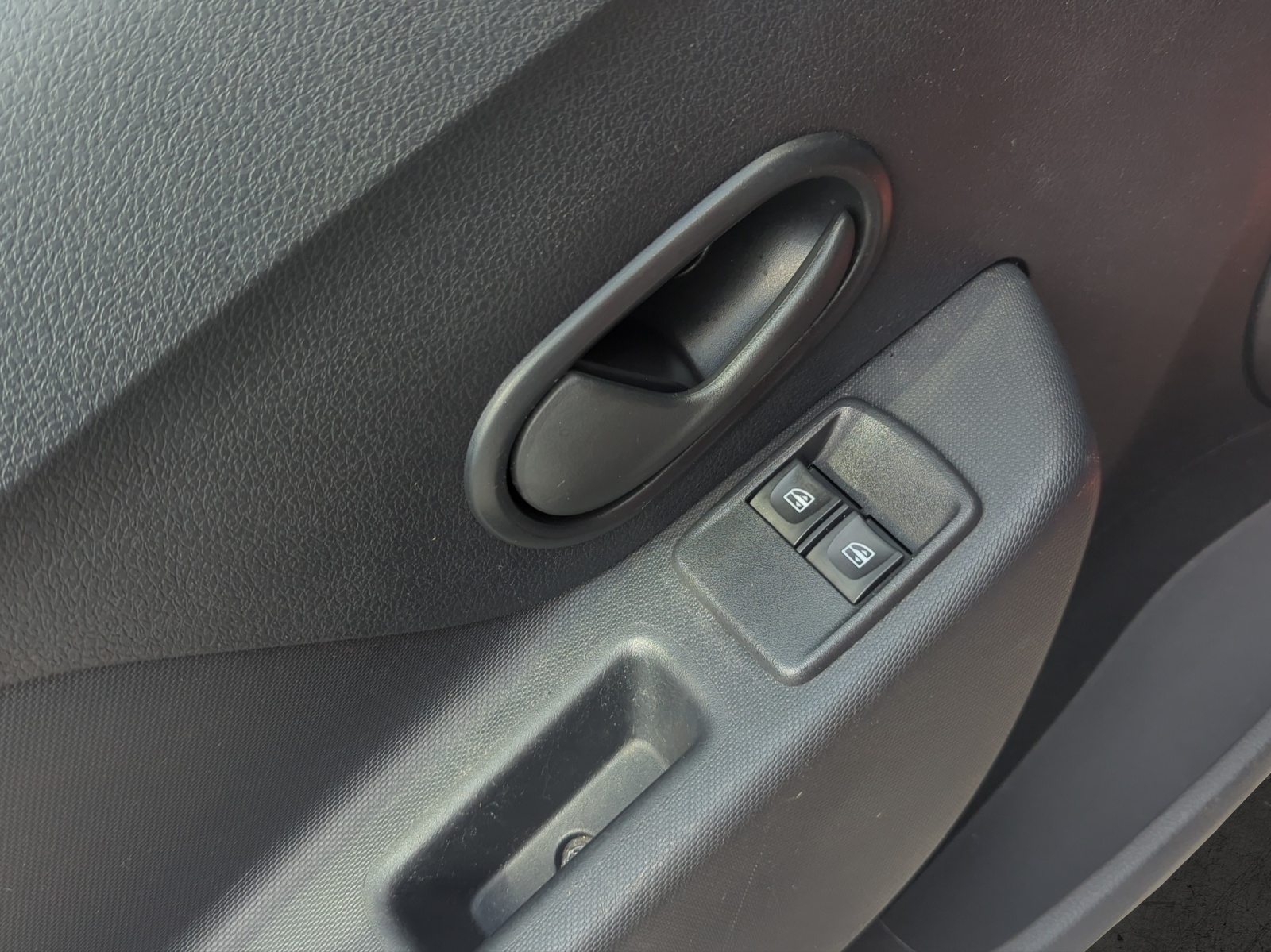 DACIA Sandero 1.0 Essential-image-14