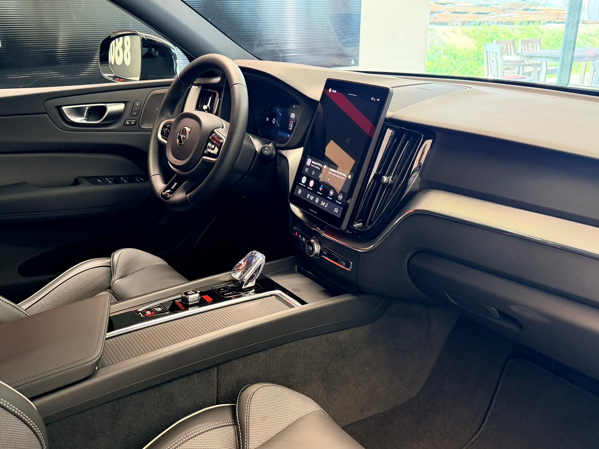 VOLVO XC60 B5 Benzin Mild Hybrid AWD Black Edition Geartronic-image-21