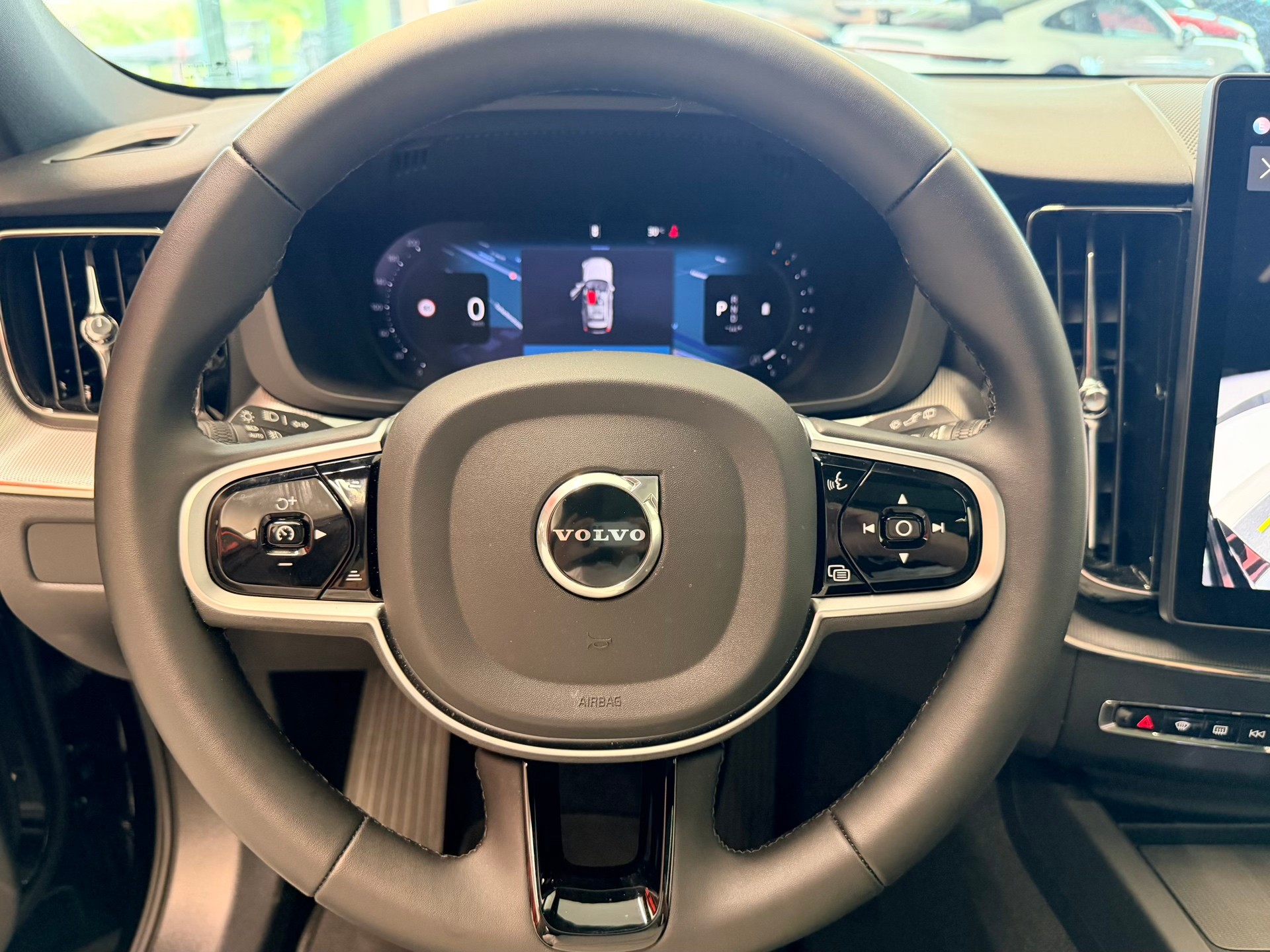VOLVO XC60 B5 Benzin Mild Hybrid AWD Black Edition Geartronic-image-28