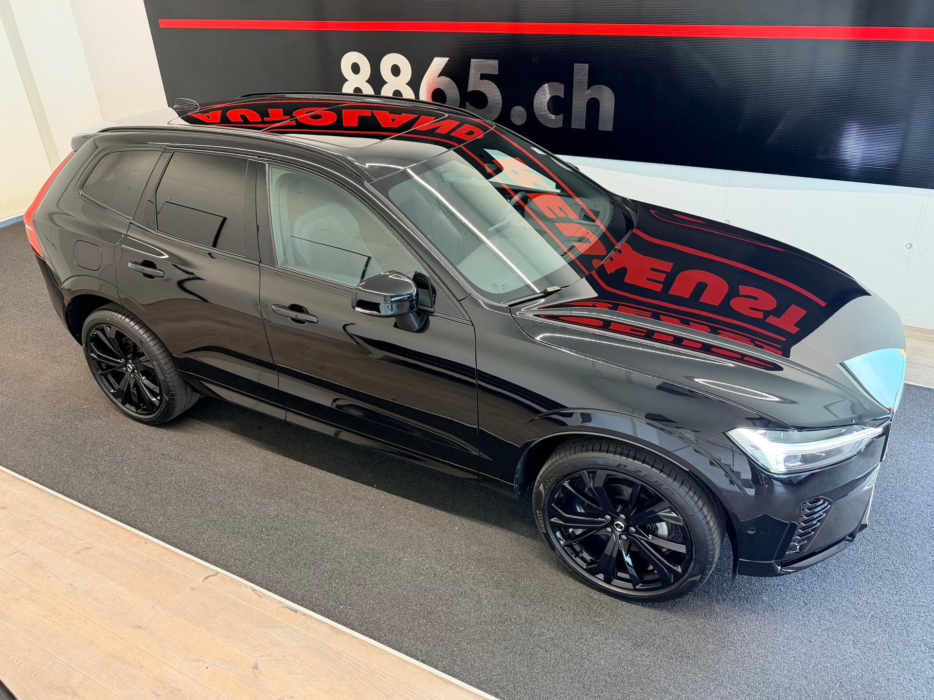 VOLVO XC60 B5 Benzin Mild Hybrid AWD Black Edition Geartronic-image-4