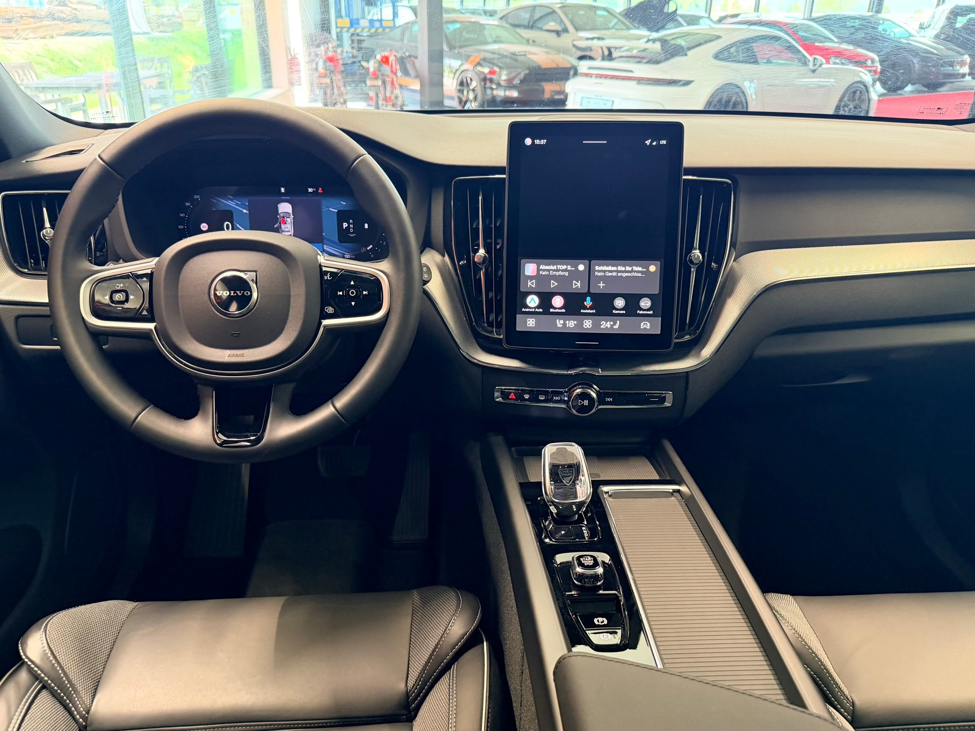 VOLVO XC60 B5 Benzin Mild Hybrid AWD Black Edition Geartronic-image-19