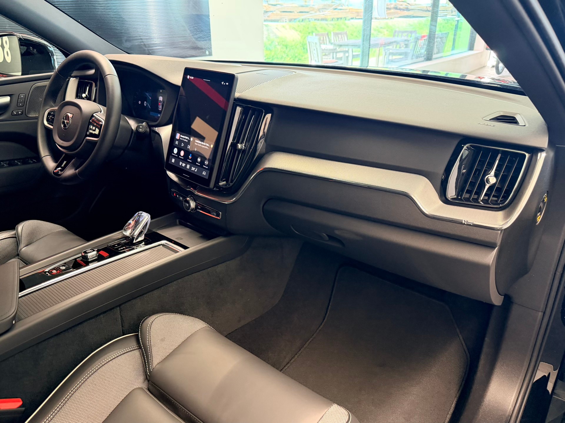 VOLVO XC60 B5 Benzin Mild Hybrid AWD Black Edition Geartronic-image-20