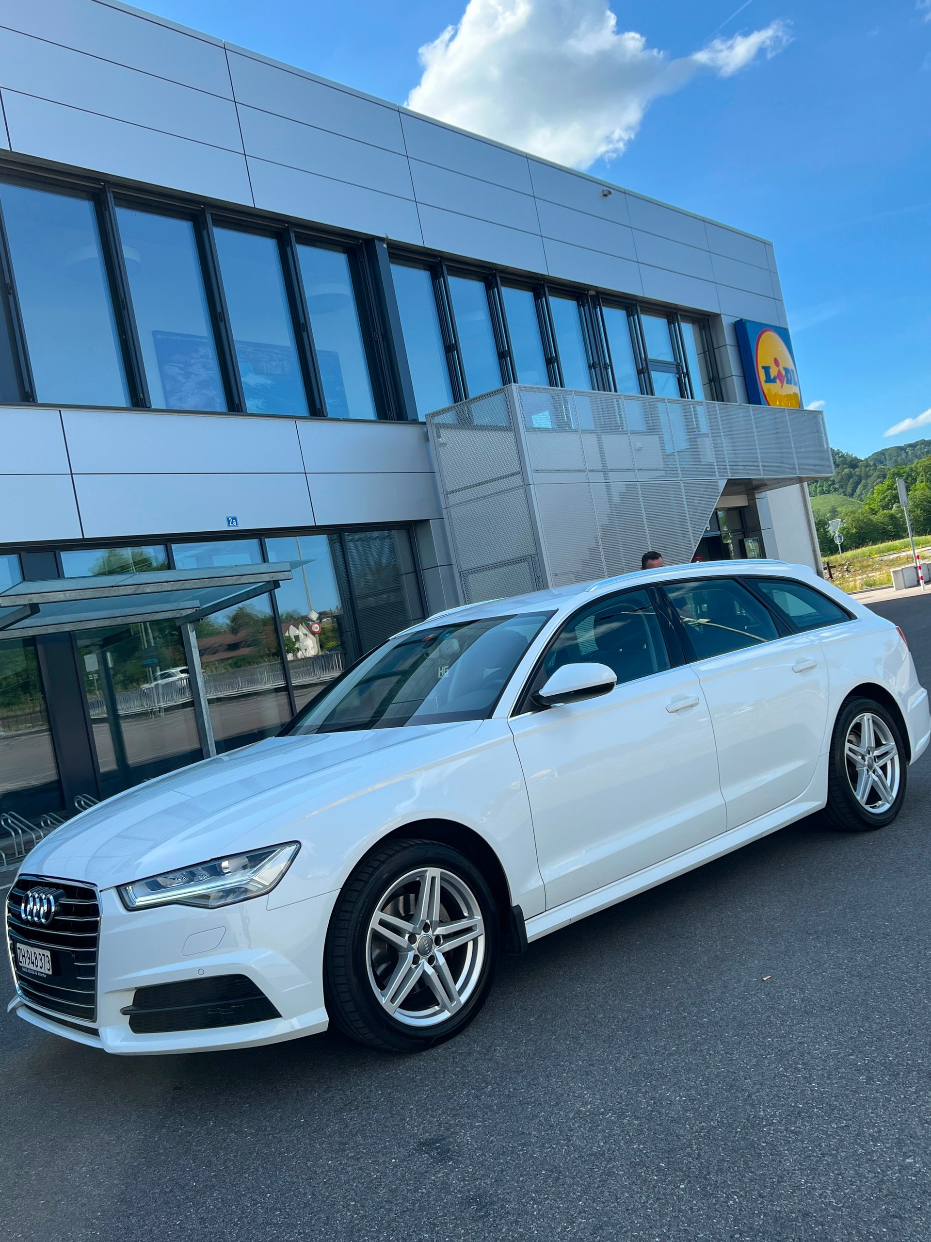 AUDI AVANT 2.0 TDI QUATTRO-image-2
