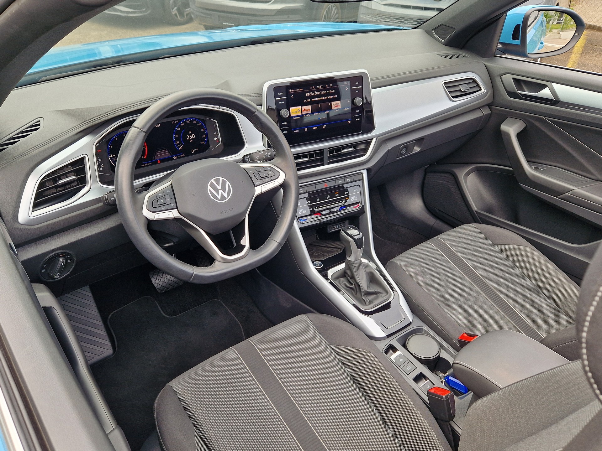 VW T-Roc Cabriolet 1.5 TSI EVO Style DSG-image-8