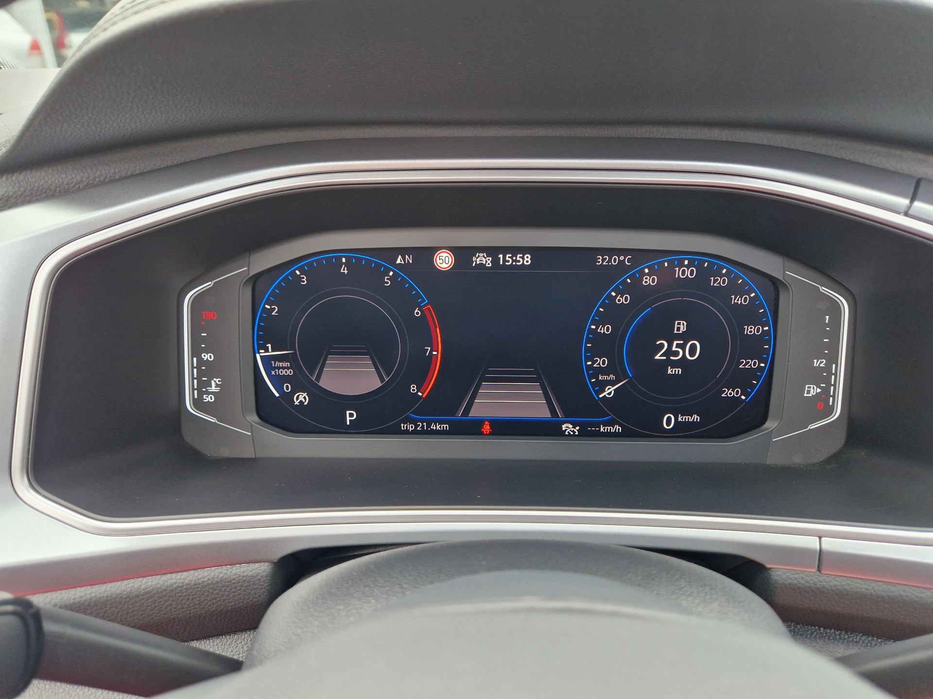 VW T-Roc Cabriolet 1.5 TSI EVO Style DSG-image-12