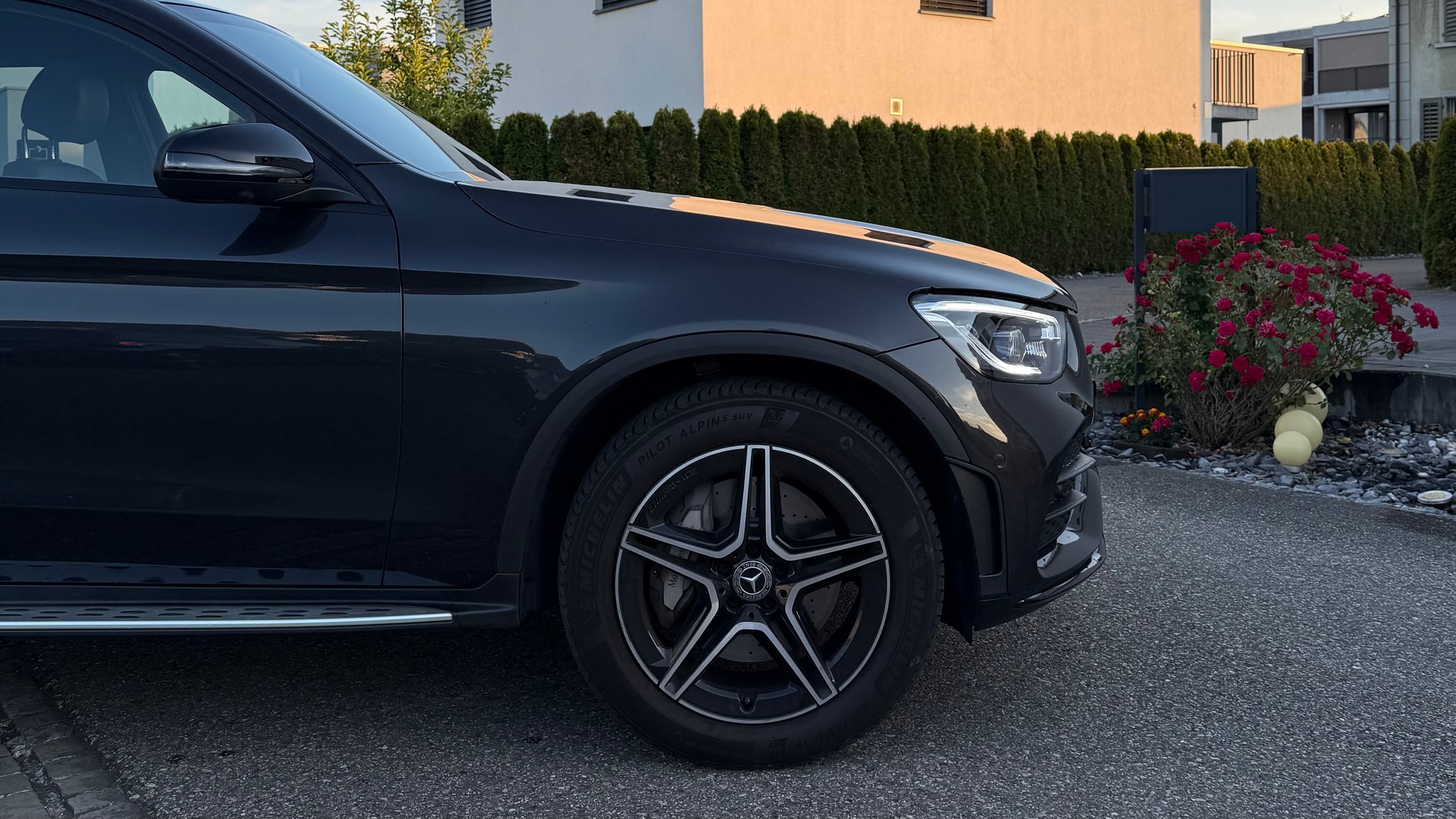 MERCEDES-BENZ GLC 220 d AMG Line 4m-image-1