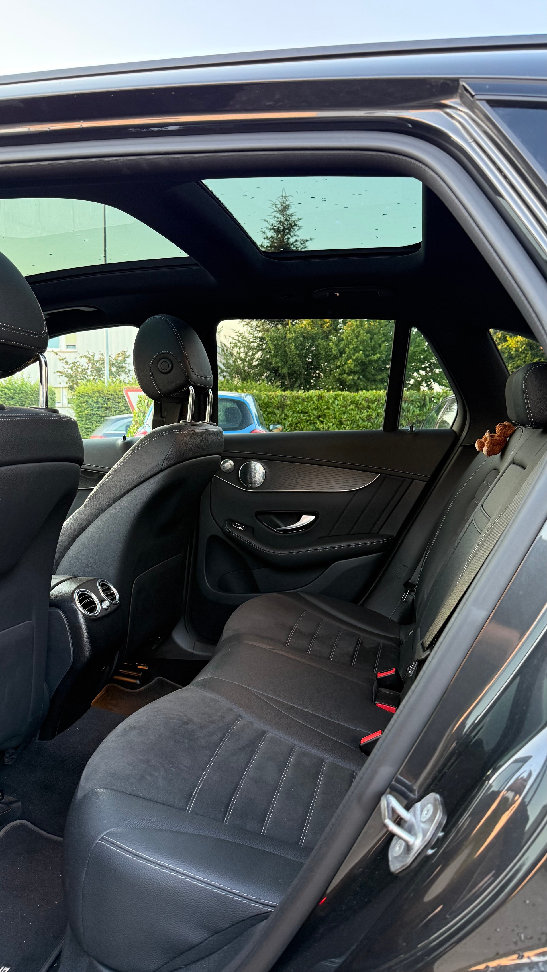 MERCEDES-BENZ GLC 220 d AMG Line 4m-image-5