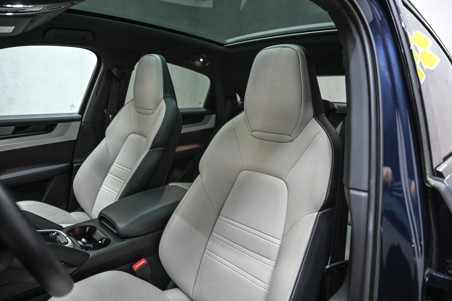 PORSCHE Cayenne S Coupé-image-16
