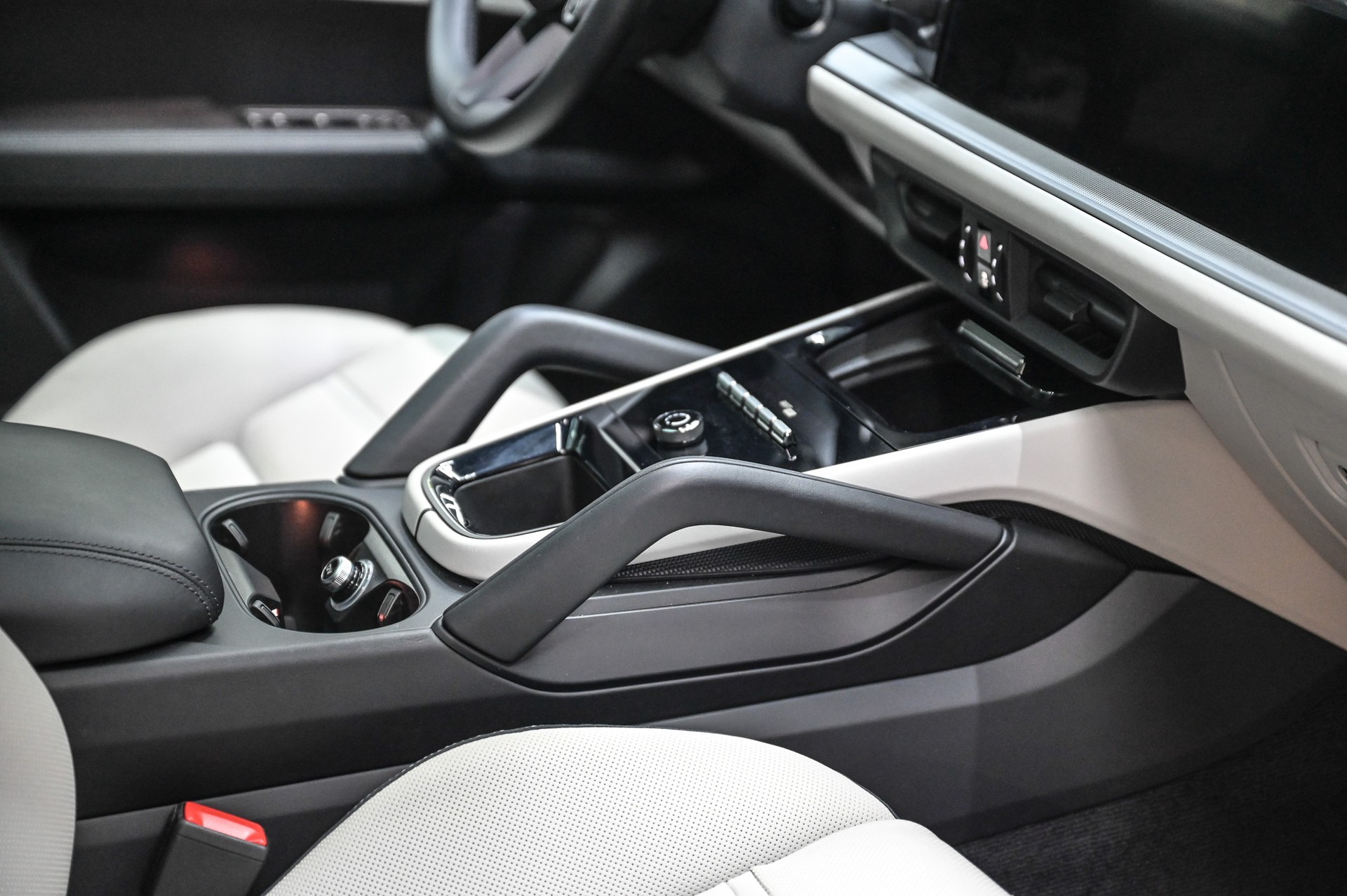 PORSCHE Cayenne S Coupé-image-28