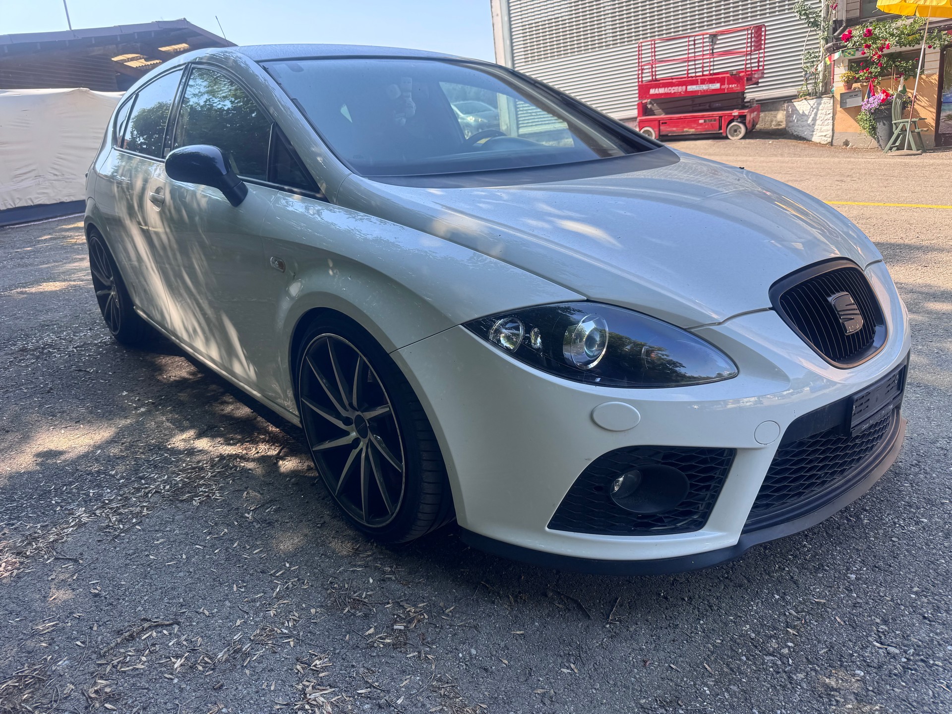 SEAT Leon 2.0 TSI World Champion Edition-image-5