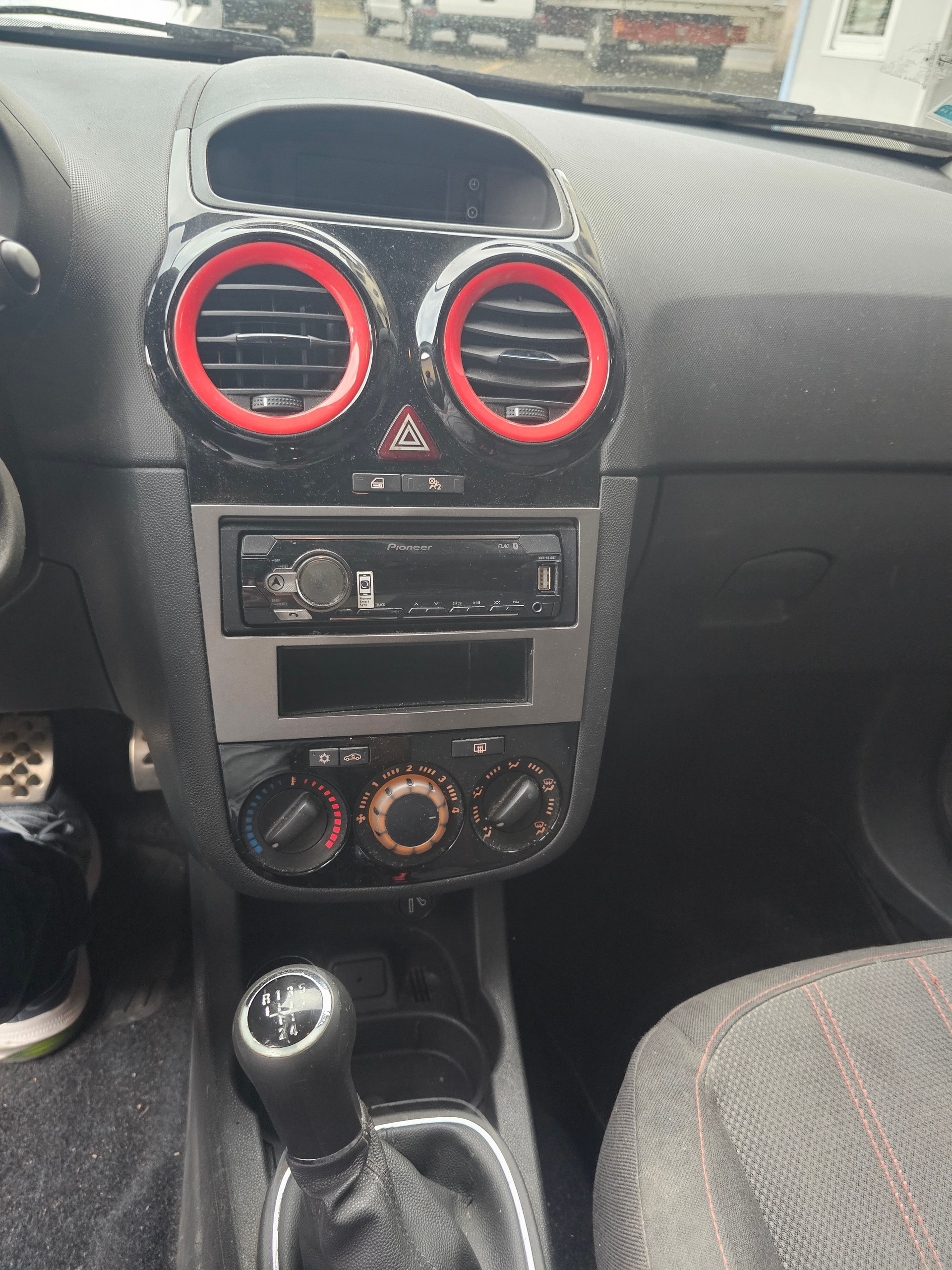 OPEL Corsa 1.4 TP Enjoy-image-9