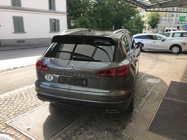 VW Touareg 3.0 TDI R Line Tiptronic-image-4