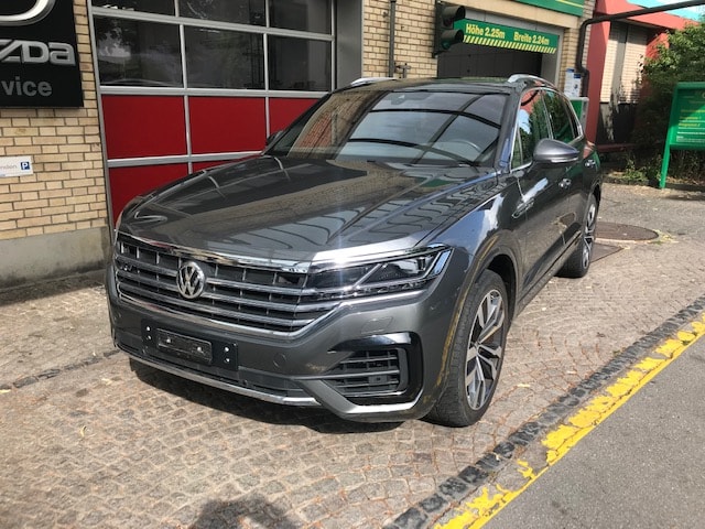VW Touareg 3.0 TDI R Line Tiptronic-image-0