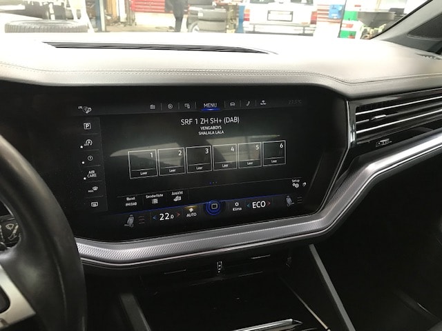 VW Touareg 3.0 TDI R Line Tiptronic-image-9
