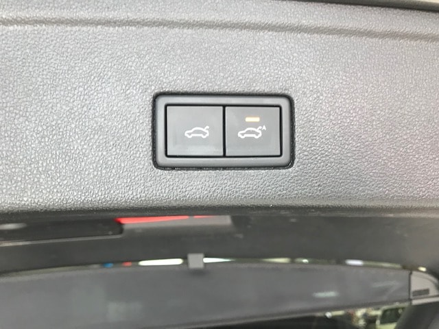 VW Touareg 3.0 TDI R Line Tiptronic-image-13