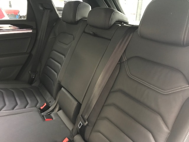 VW Touareg 3.0 TDI R Line Tiptronic-image-11