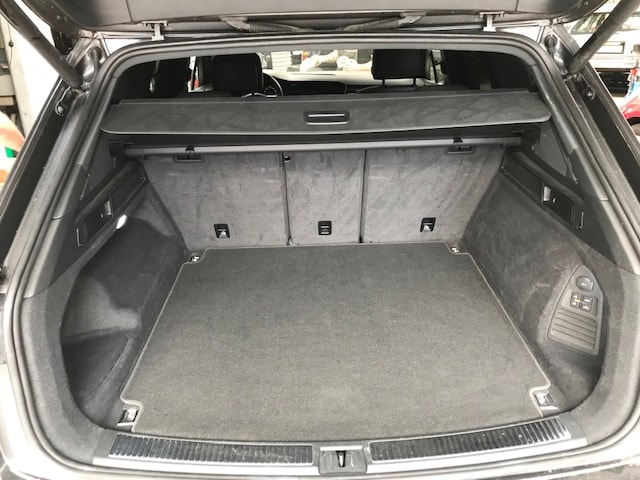 VW Touareg 3.0 TDI R Line Tiptronic-image-12