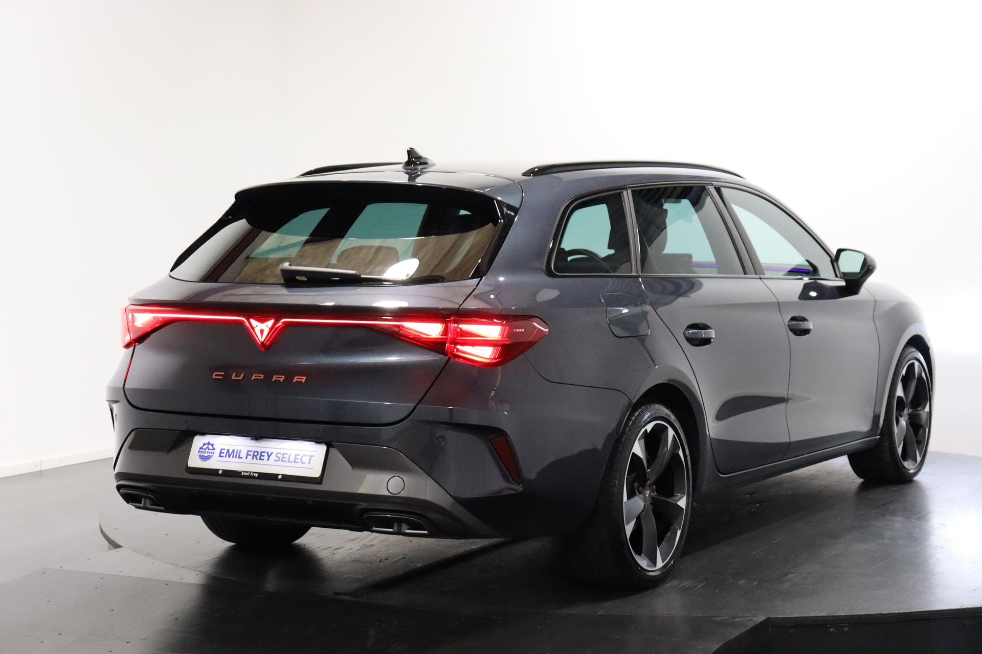 CUPRA Leon ST 2.0 TDI DSG-image-3