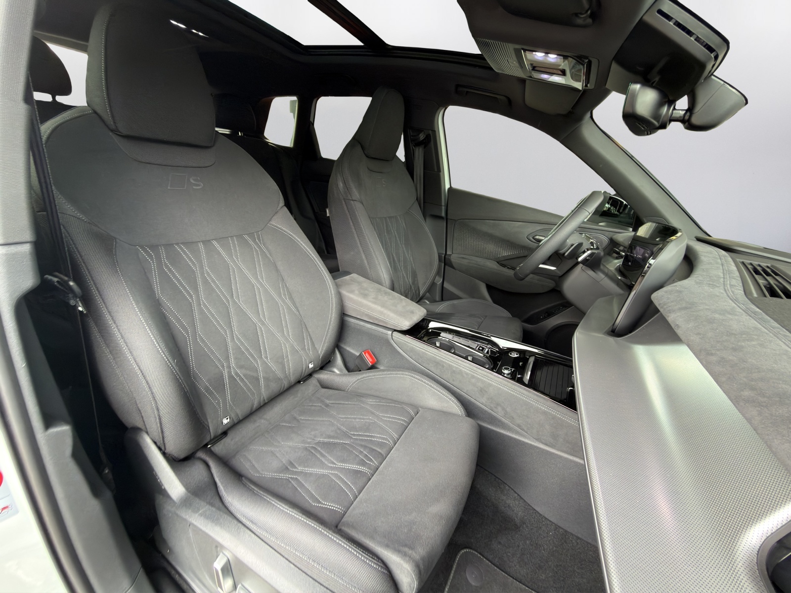 AUDI Q3 SUV TFSI quattro 195 kW S tronic-image-9