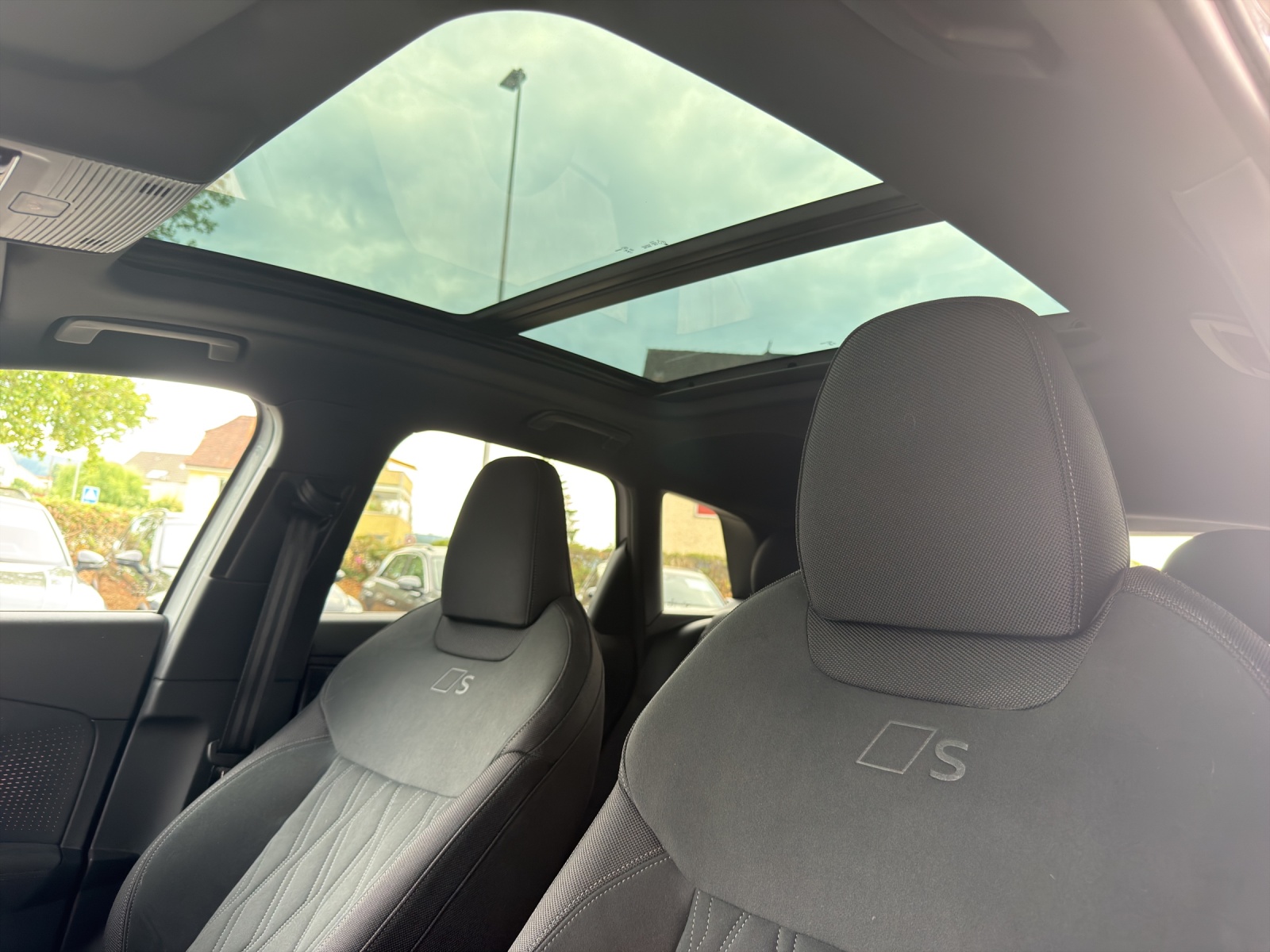 AUDI Q3 SUV TFSI quattro 195 kW S tronic-image-10