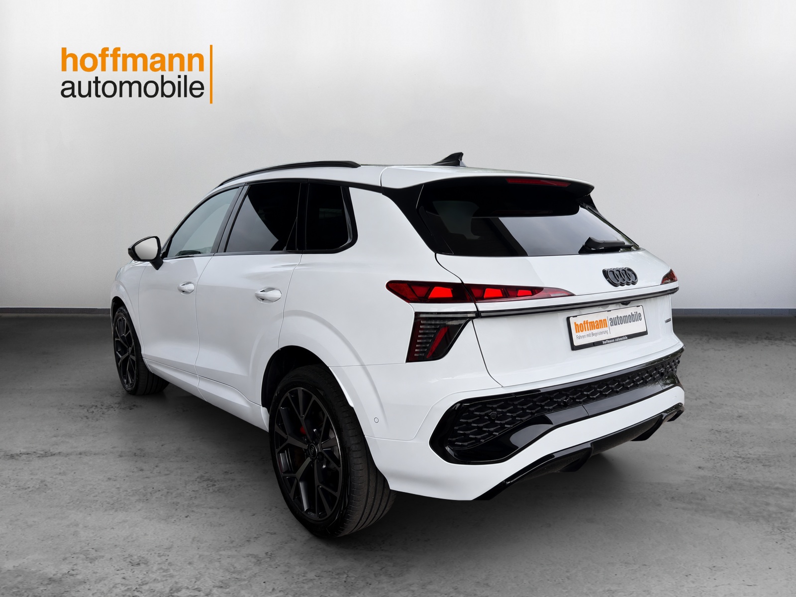 AUDI Q3 SUV TFSI quattro 195 kW S tronic-image-5