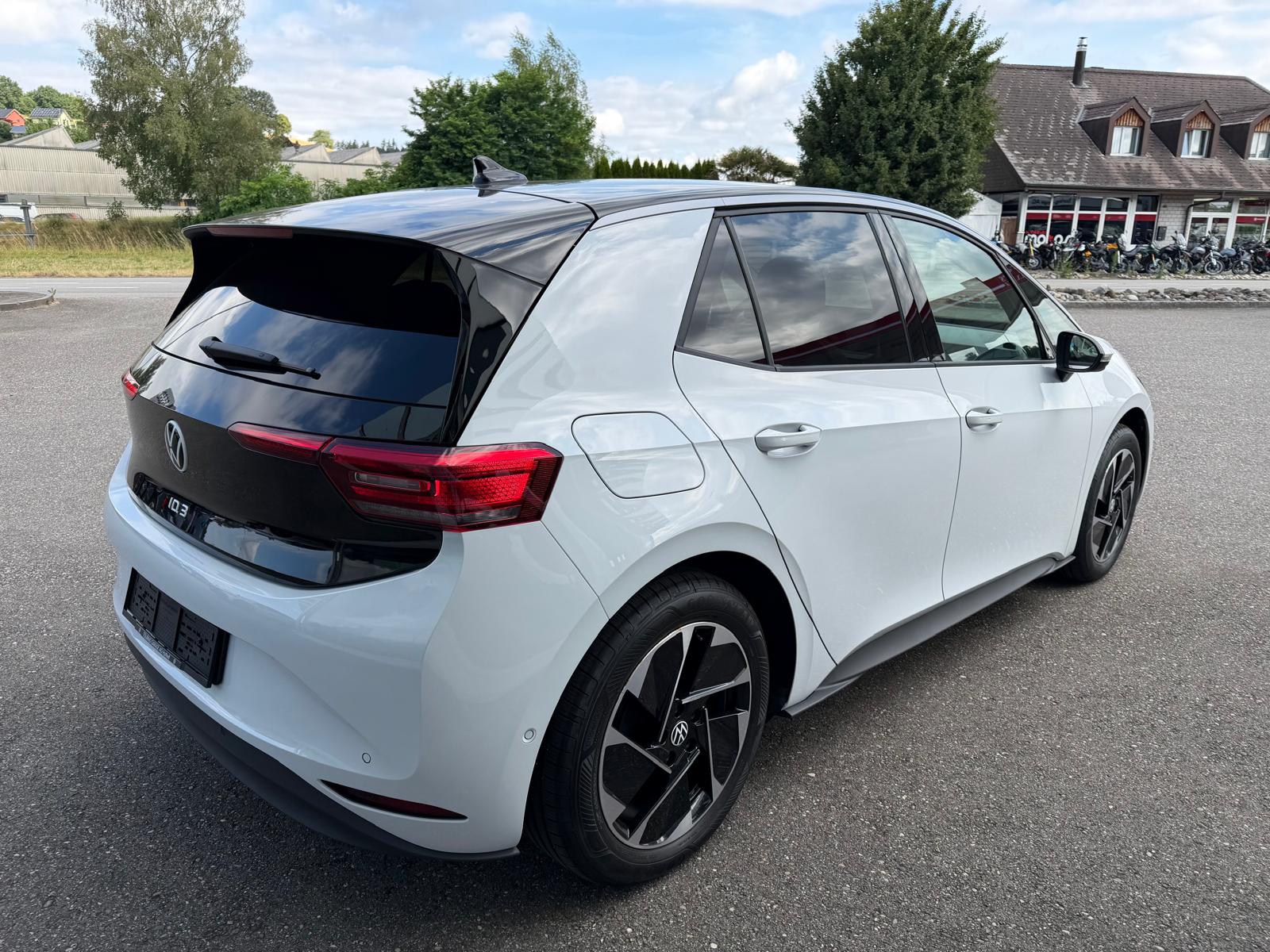 VW ID.3 Pro 59 kWh Pro United-image-4