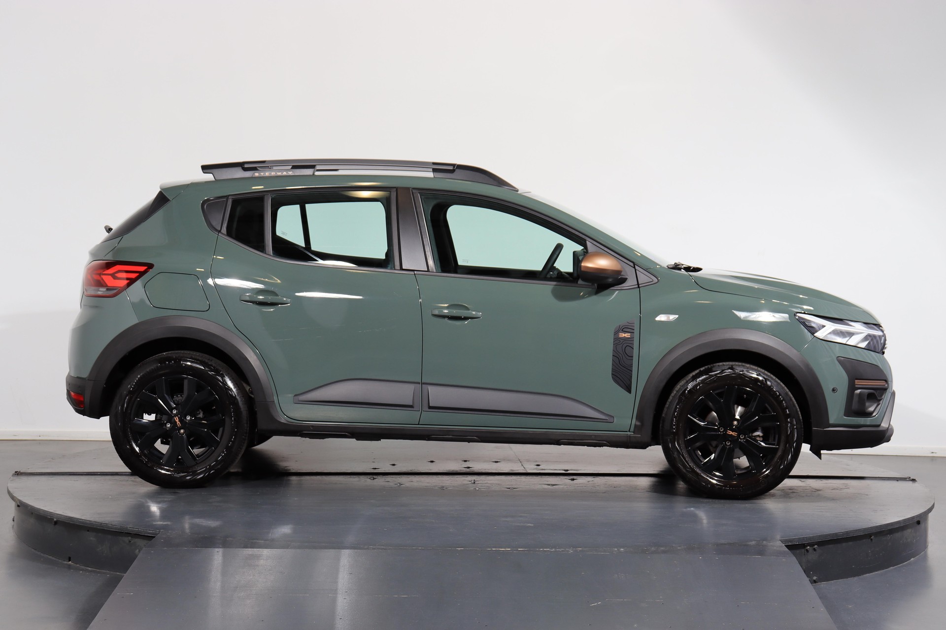 DACIA Sandero 1.0 TCe 110 Stepway Extreme+-showroom-element-1