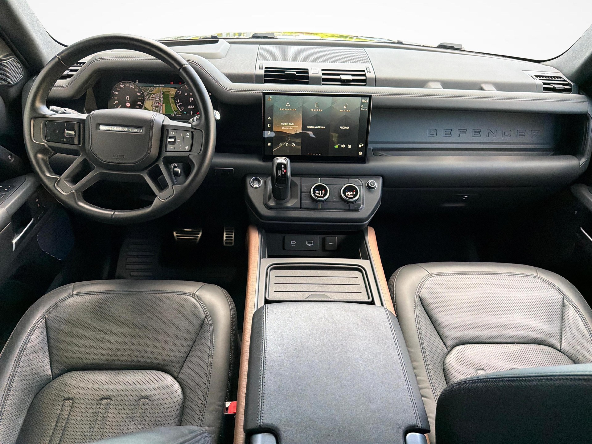 LAND ROVER Defender 110 3.0 I6 X mit Standheizung und Anhängerkupplung-image-8