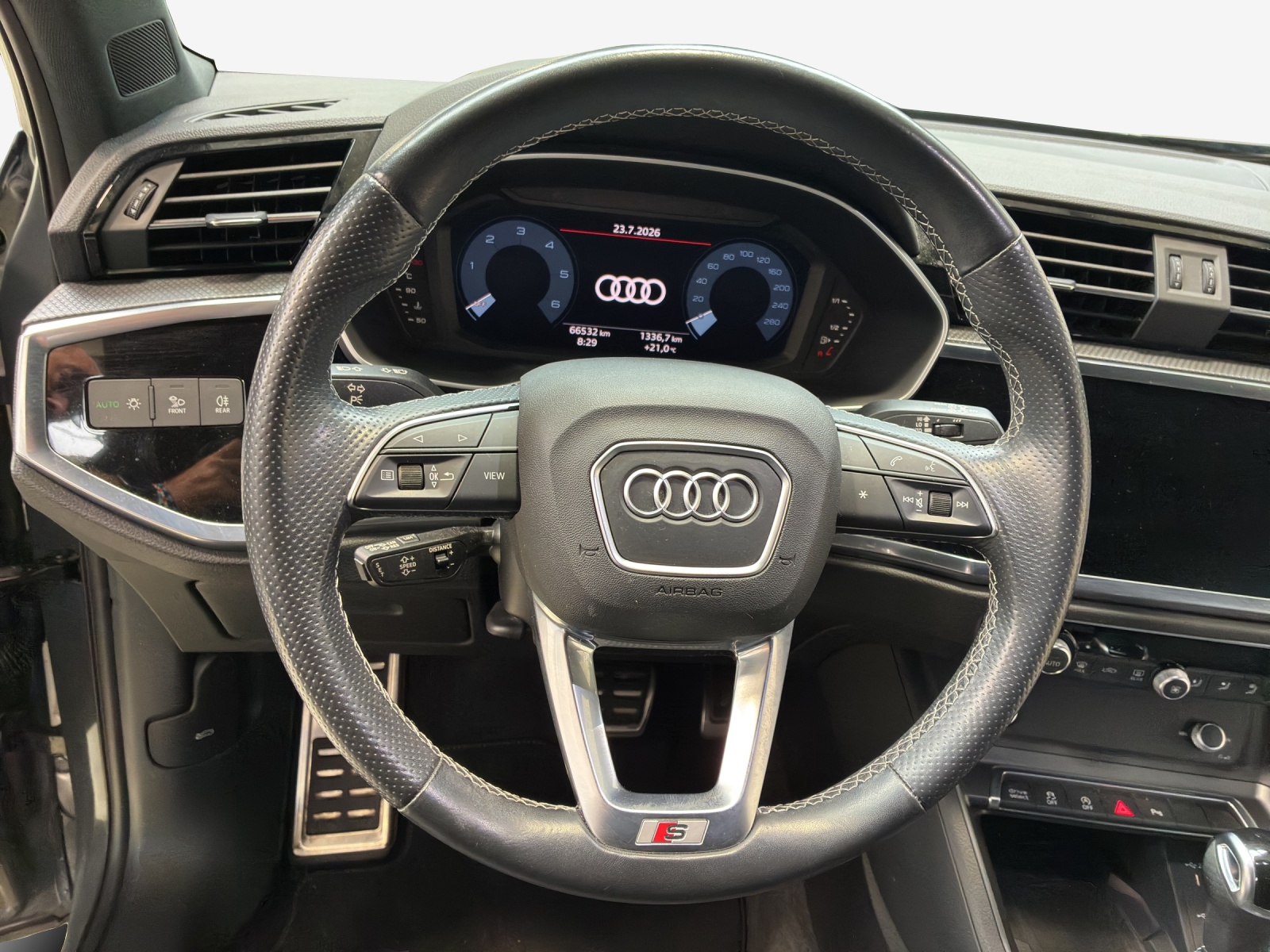 AUDI Q3 Sportback 35 TDI Attraction quattro S-tronic-image-9