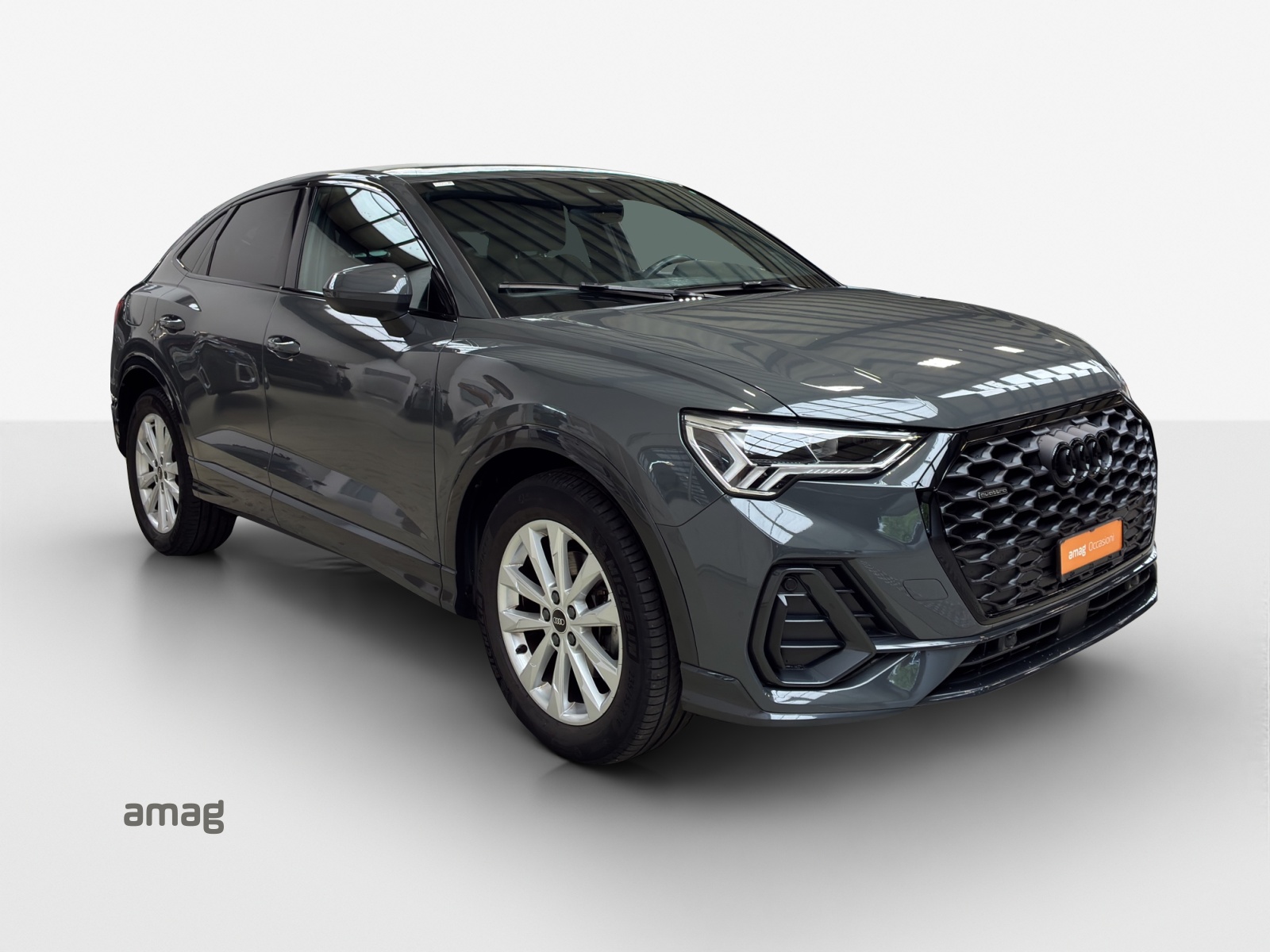 AUDI Q3 Sportback 35 TDI Attraction quattro S-tronic-image-5