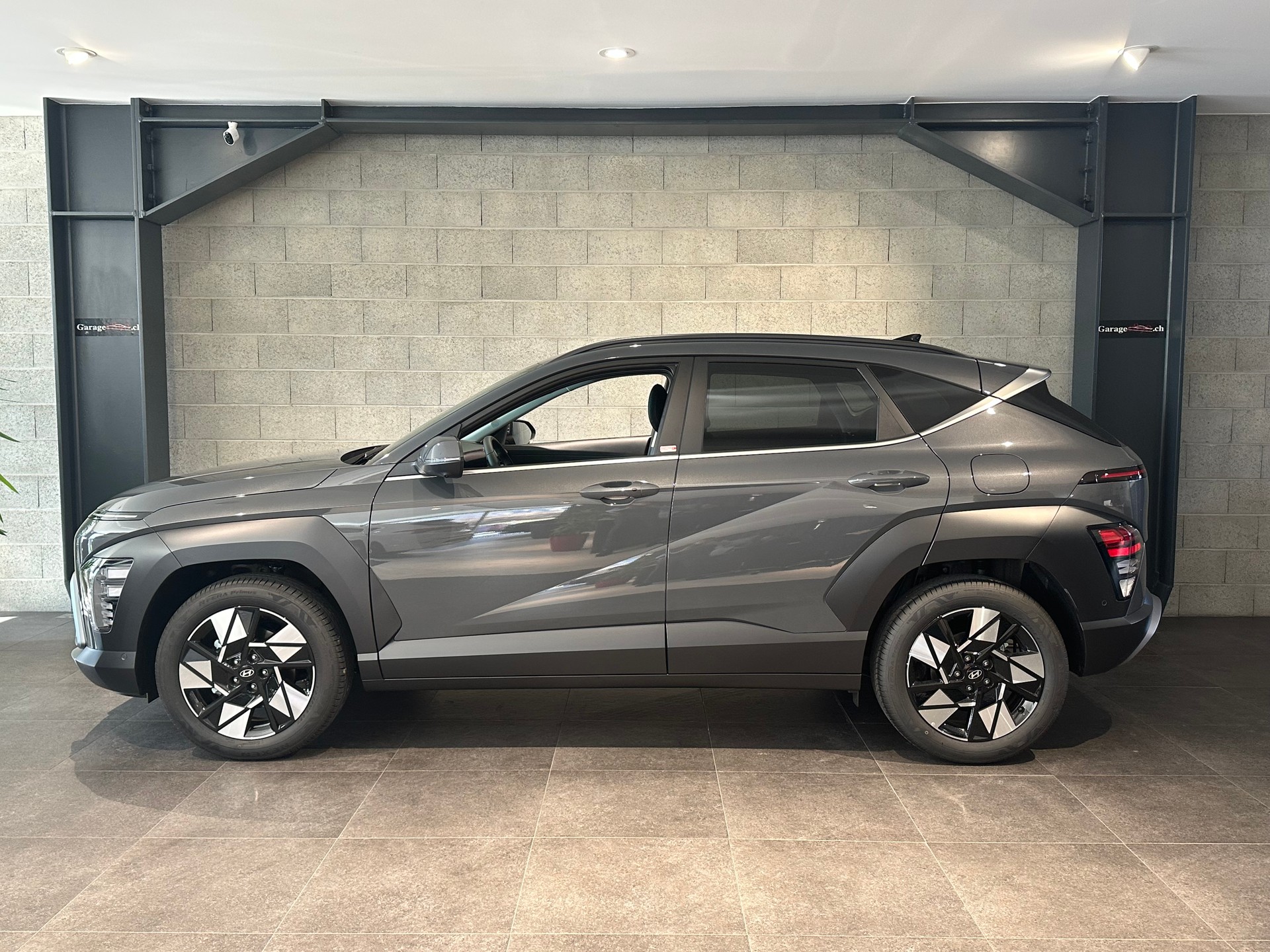 HYUNDAI Kona 1.6 HEV Amplia-image-0