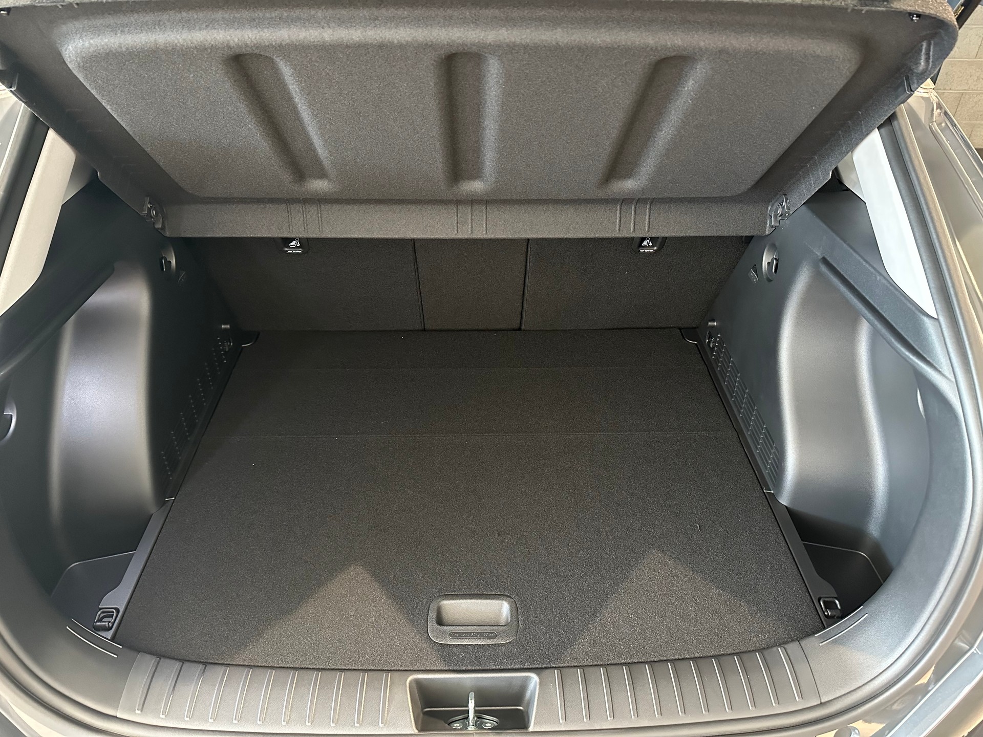 HYUNDAI Kona 1.6 HEV Amplia-image-12