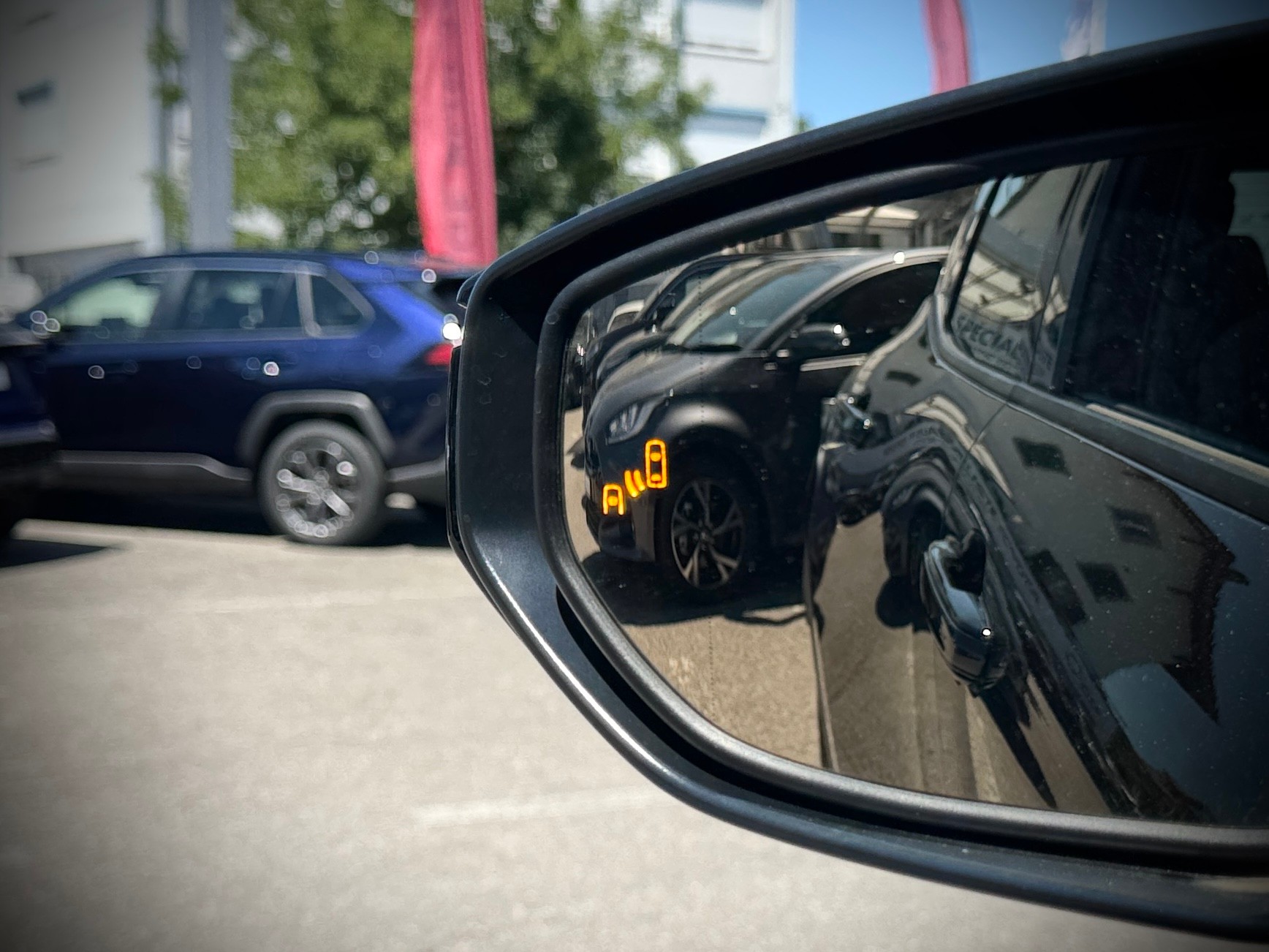 LEXUS LBX FWD Impression CVT-image-5