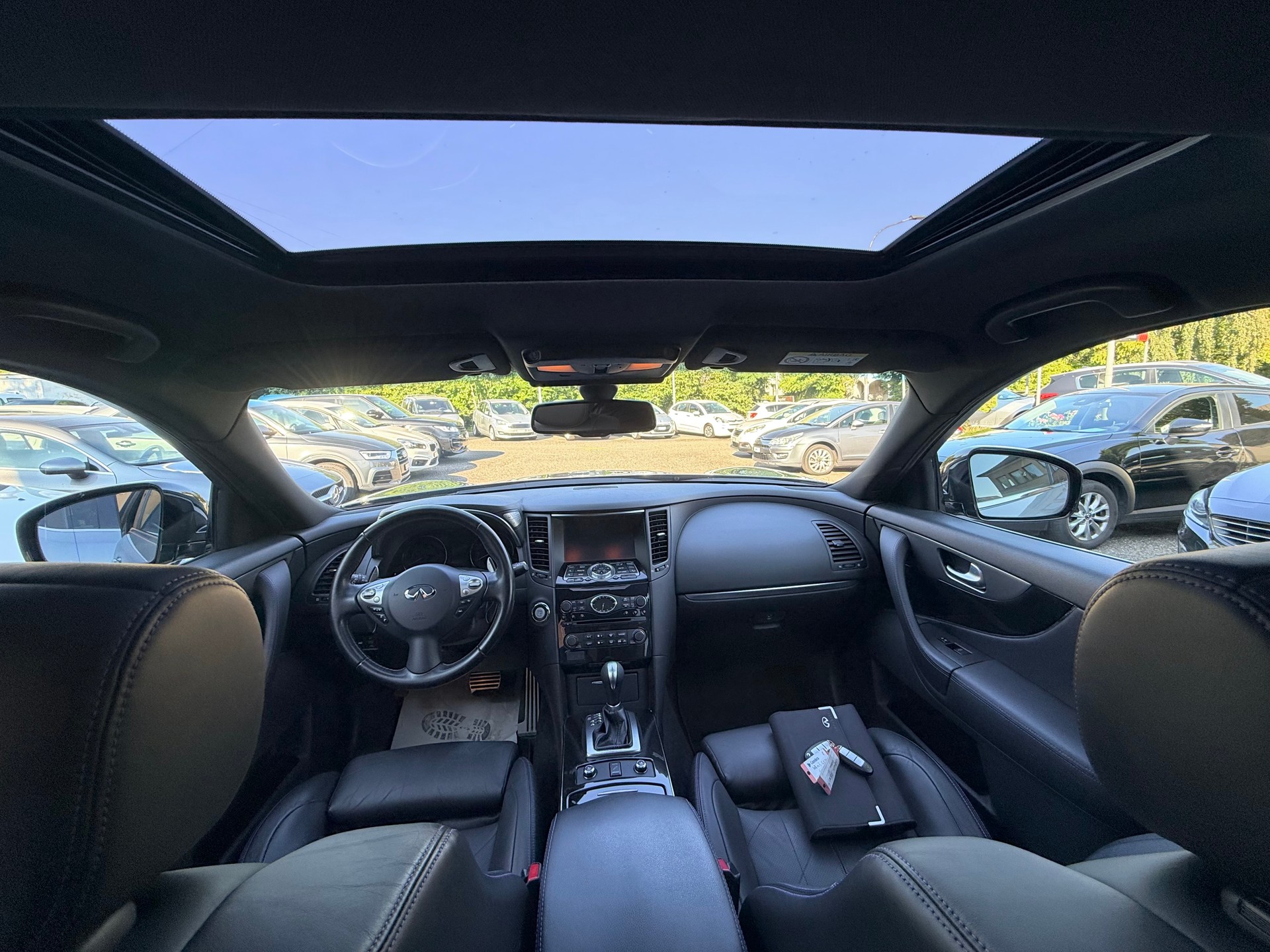 INFINITI QX70 3.0d S Premium AWD Automatic-image-19