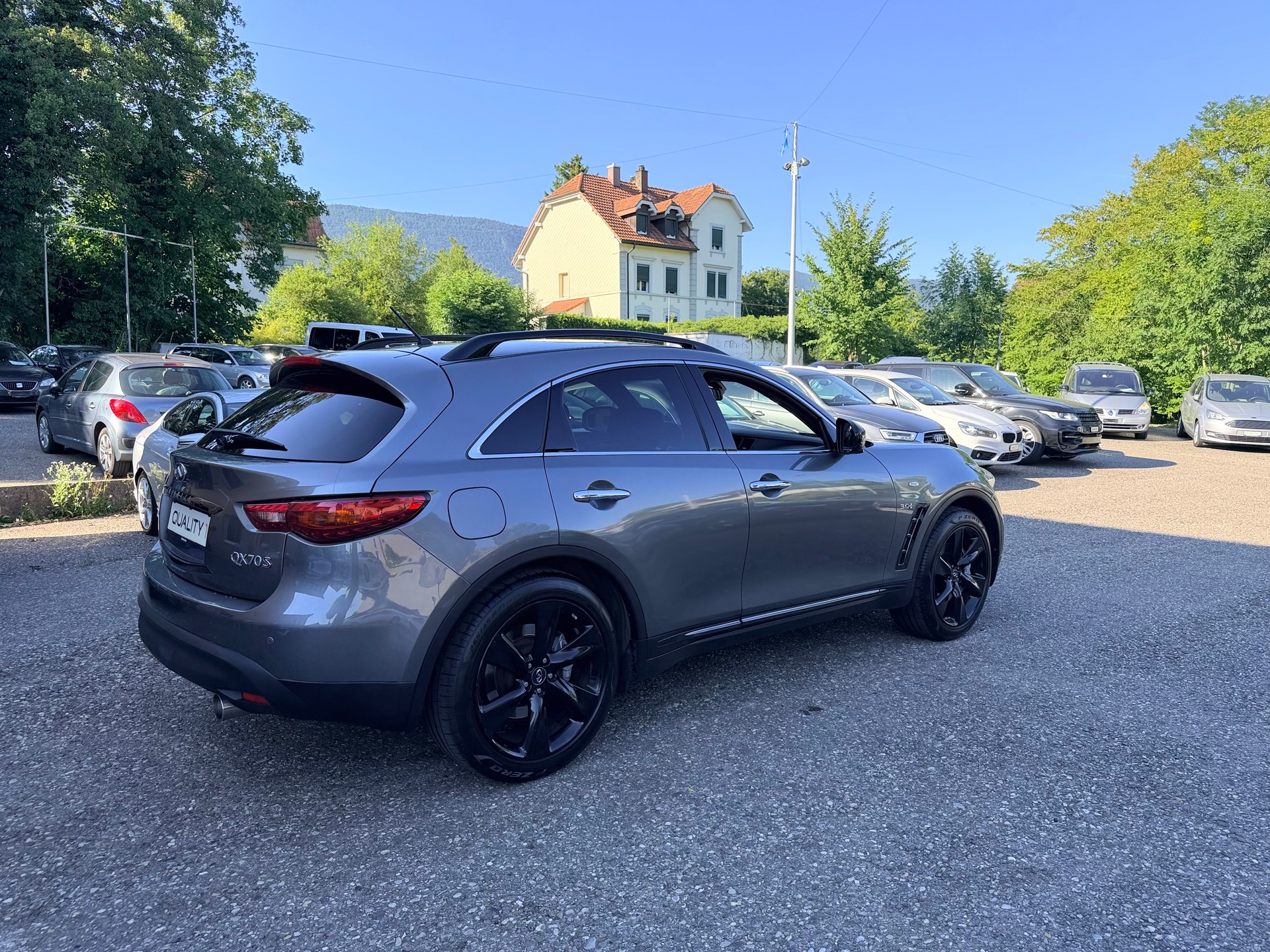 INFINITI QX70 3.0d S Premium AWD Automatic-image-13