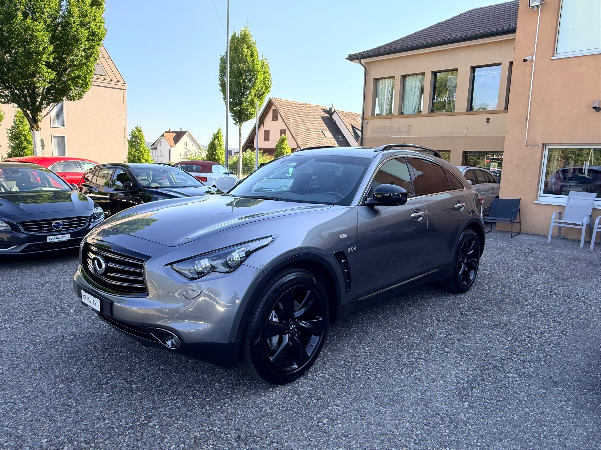 INFINITI QX70 3.0d S Premium AWD Automatic-image-0