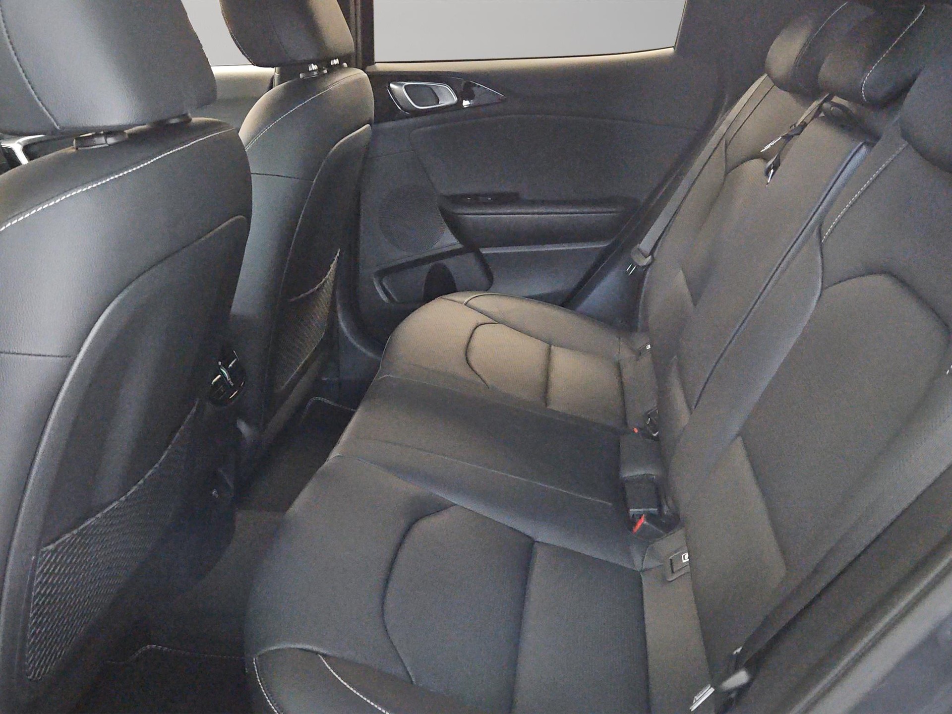 KIA XCeed 1.6 T-GDi GT-Line-image-7
