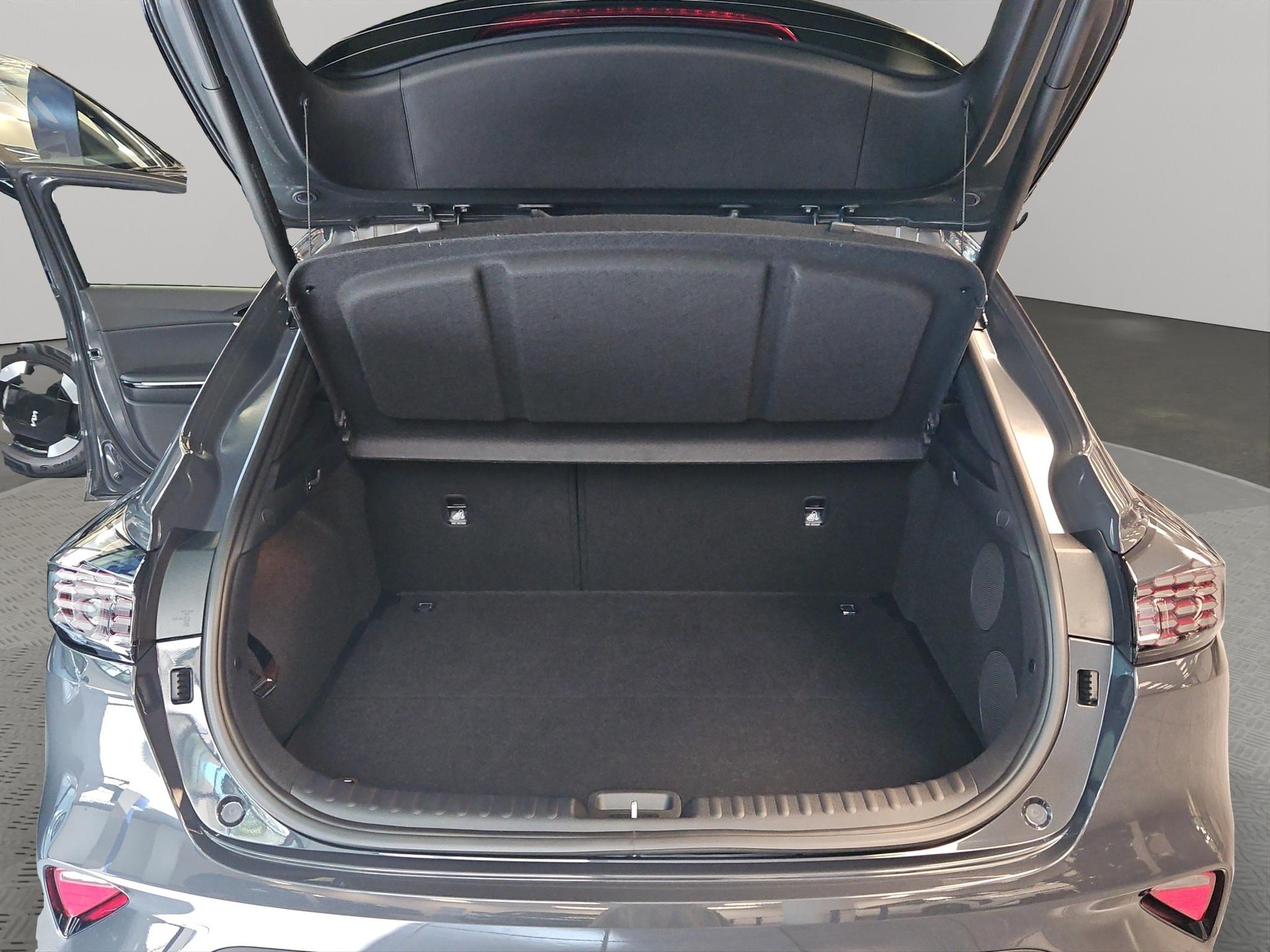 KIA XCeed 1.6 T-GDi GT-Line-image-12